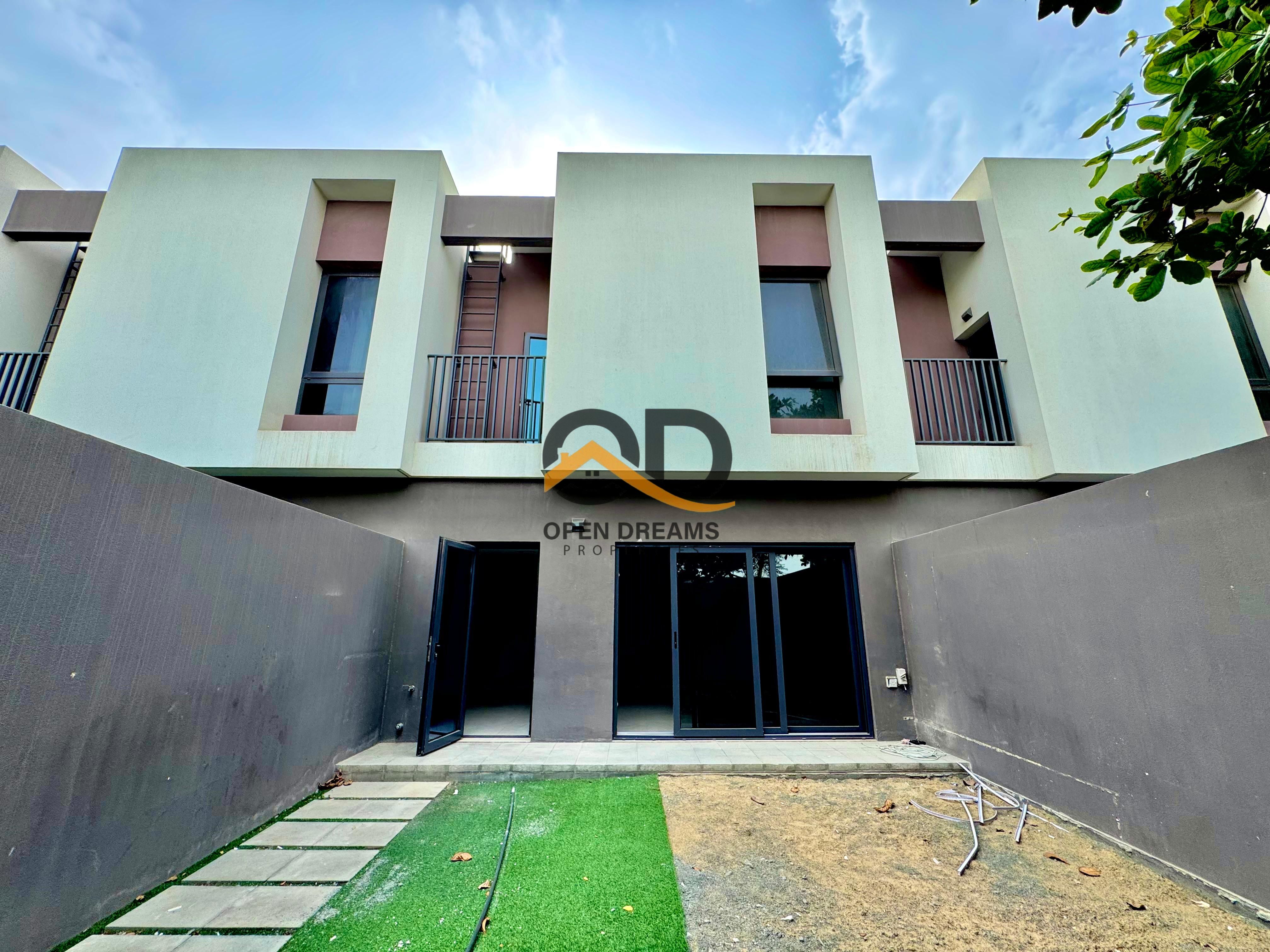 Luxurious 2bhk townhouse in aljada sarab with one cheque