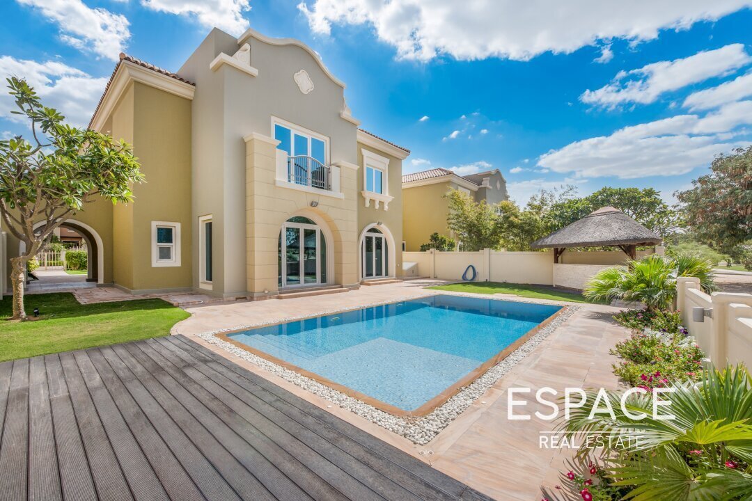 Upgraded | Golf Course View | C1