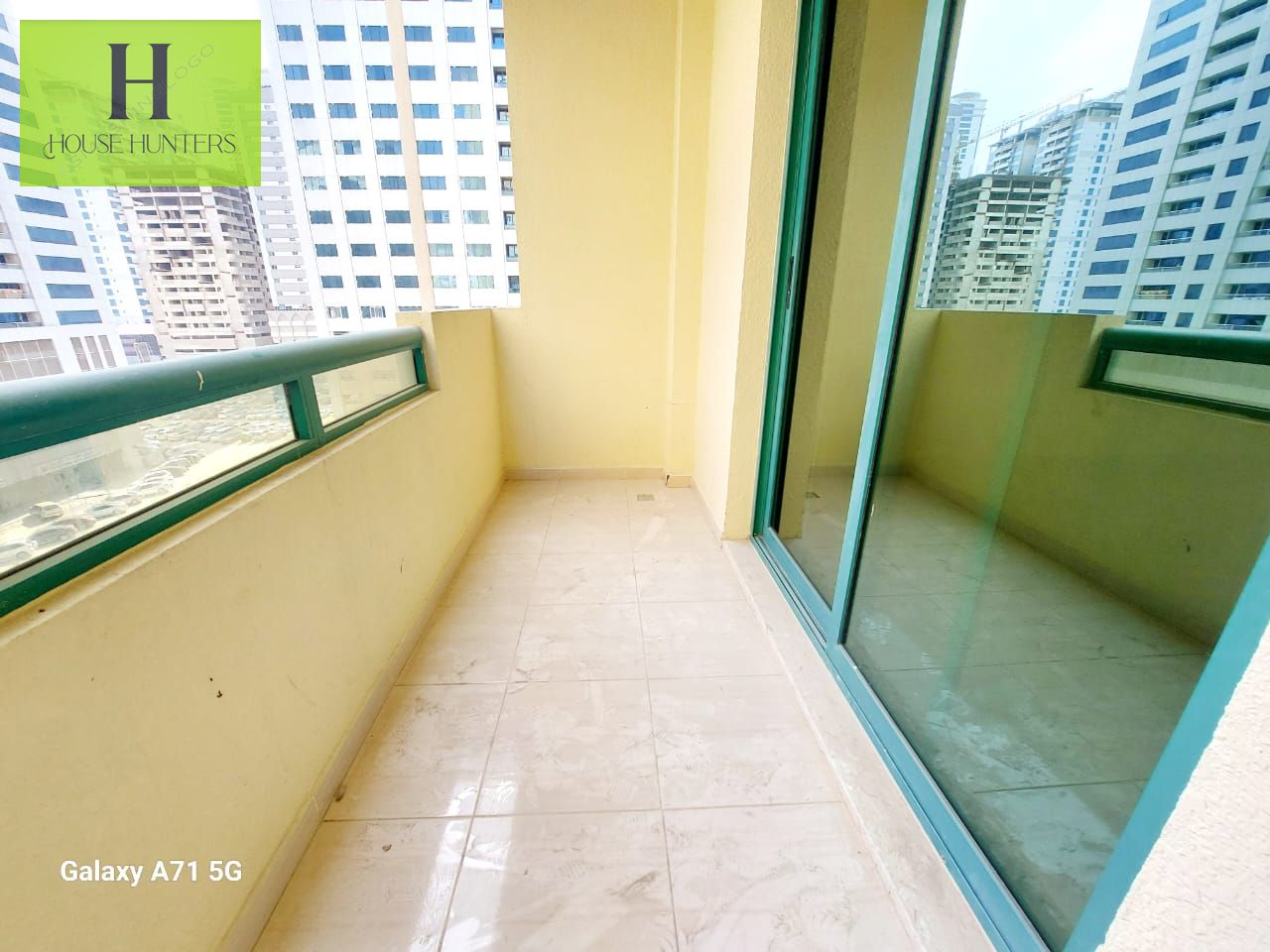 Huge 2bhk with balcony on prime location