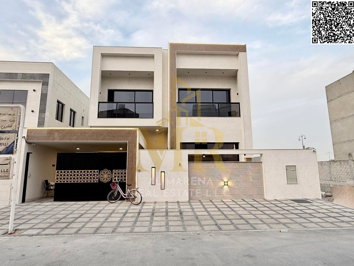 4 Master Villa 2 Floors Plus Roof Behind Park Great Price