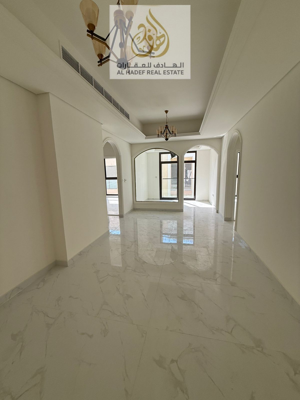 Brand new apartment, three bedrooms and a living room with a swimming pool and parking. Super deluxe finishing.