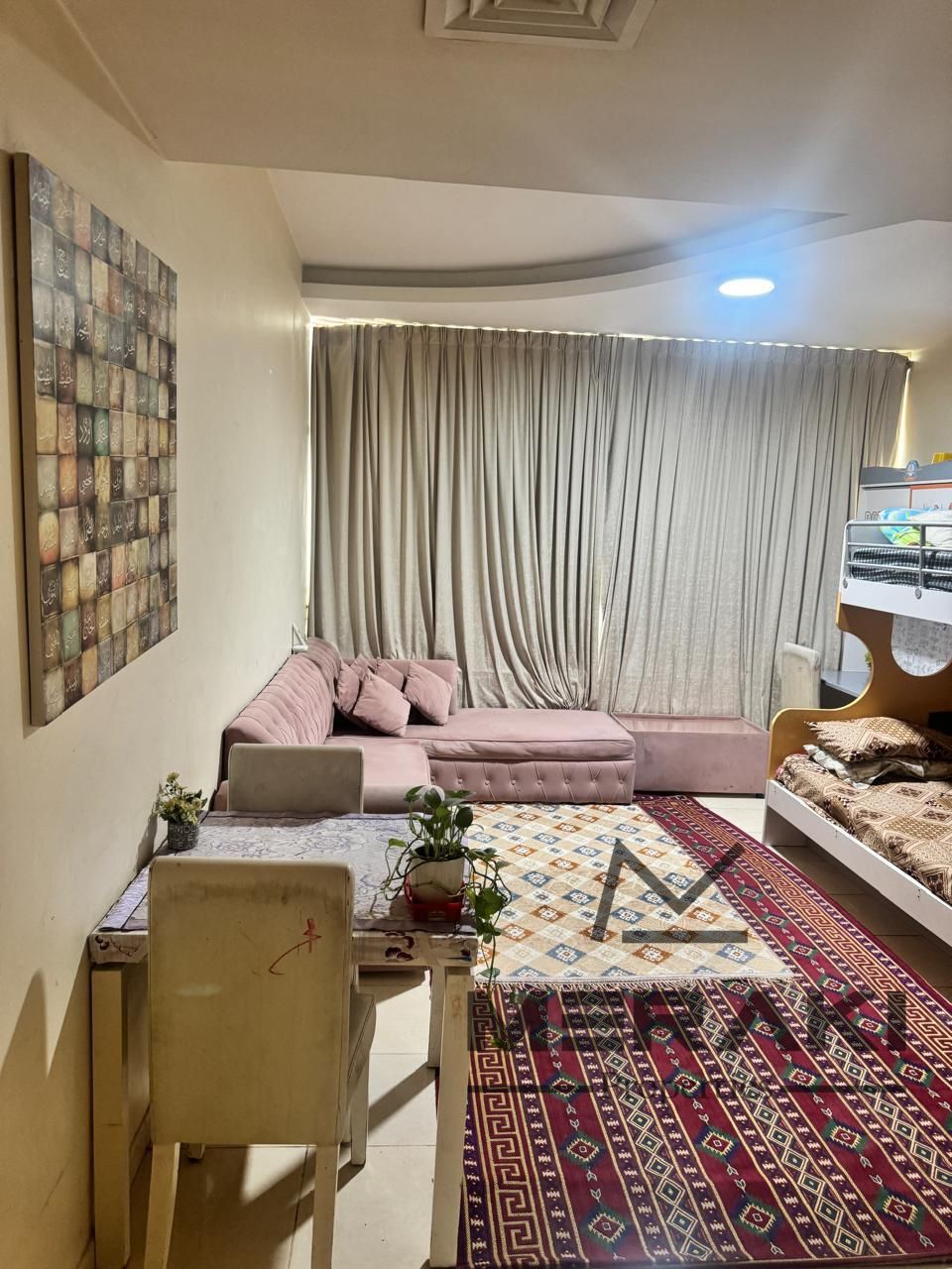 1 BHK apartment with a living room, excellent space, and a very attractive price in Orient, also with an excellent payment plan and a fully open view.