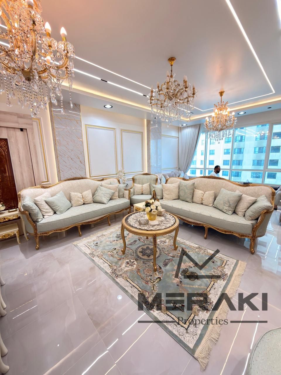 A 3-bedroom apartment with a living room, literally like a hotel, fully furnished with hotel-style furniture, also with a sea view of Khalid Lake.