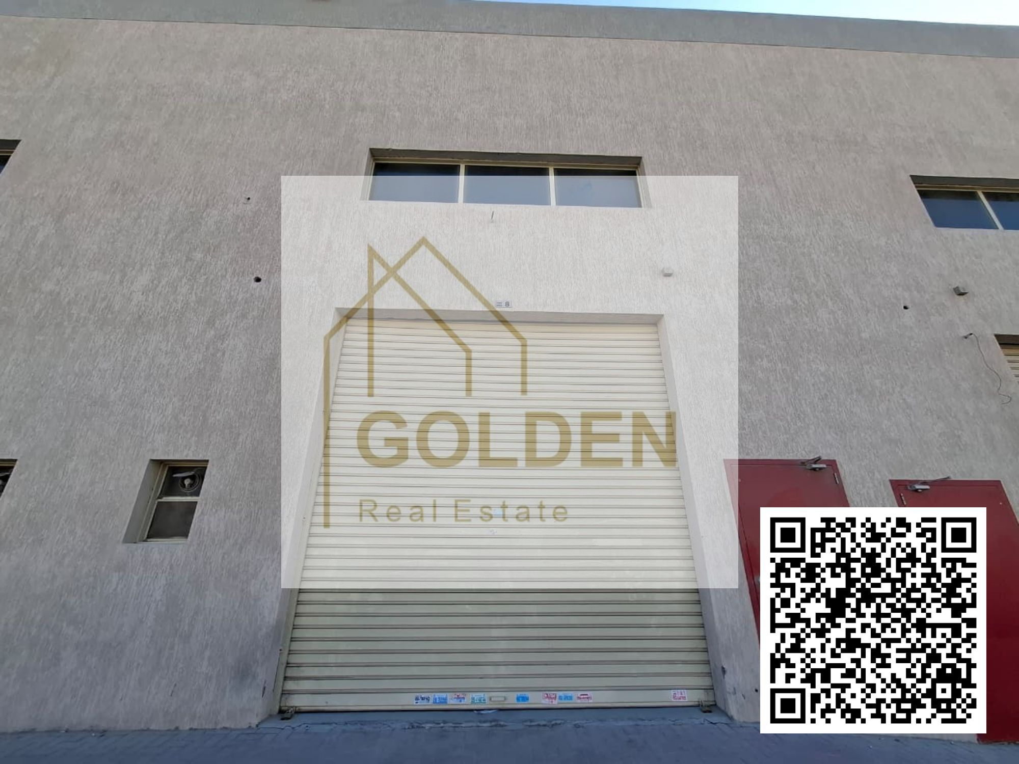 28 kW 3-phase electricity, a mezzanine floor, front parking for 3 vehicles on the main road, and a 3,100 sq ft this prime main-street warehouse.