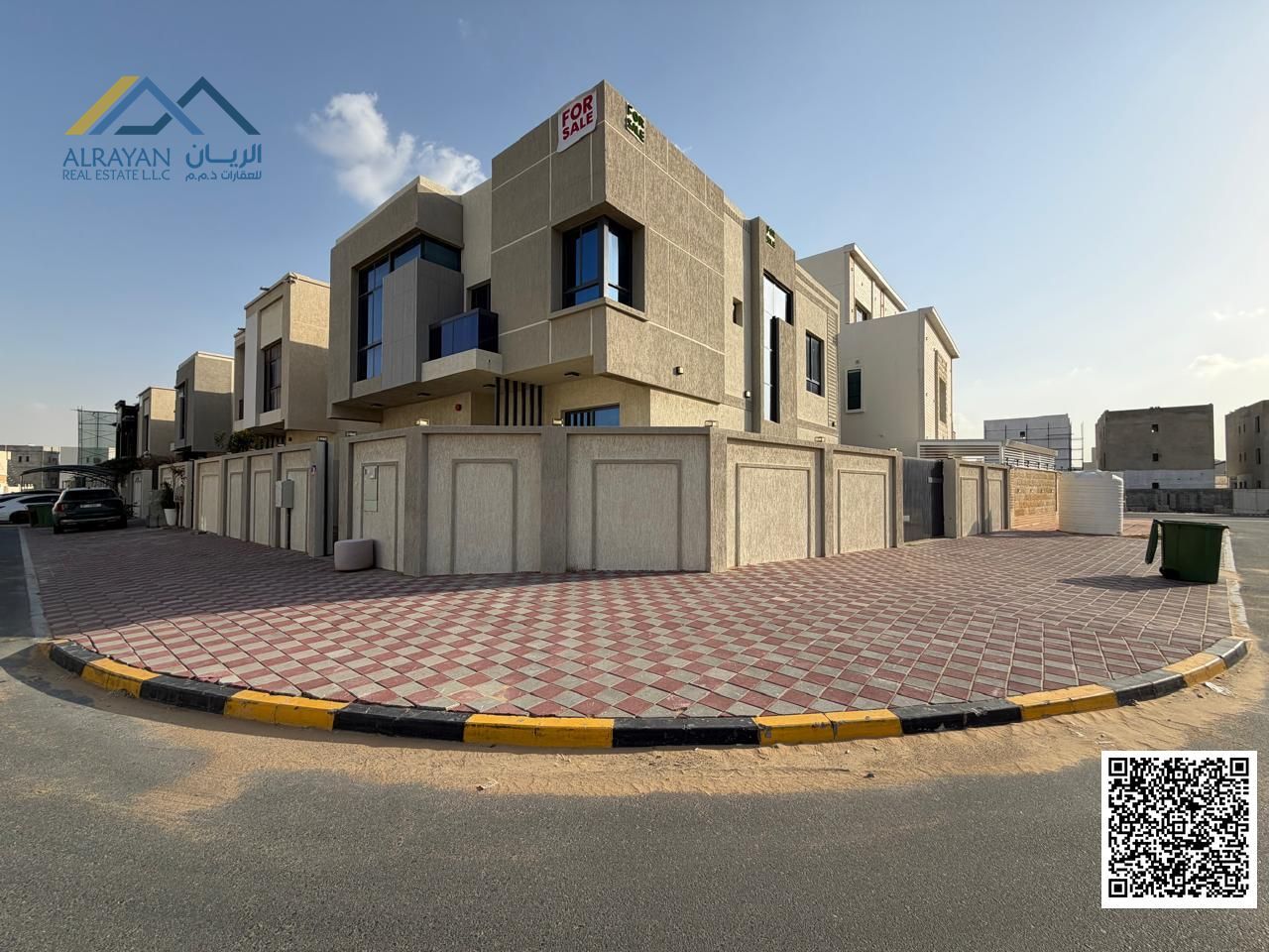 At a great price and in a prime location, a corner villa on two streets with indoor parking, freehold ownership, including air conditioning, electrici
