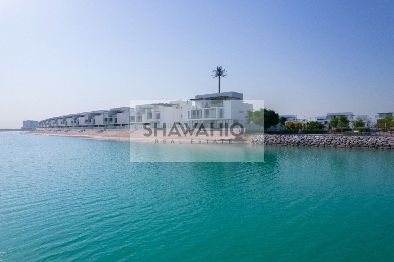 Ready apartment overlooking the breathtaking Sharjah skyline