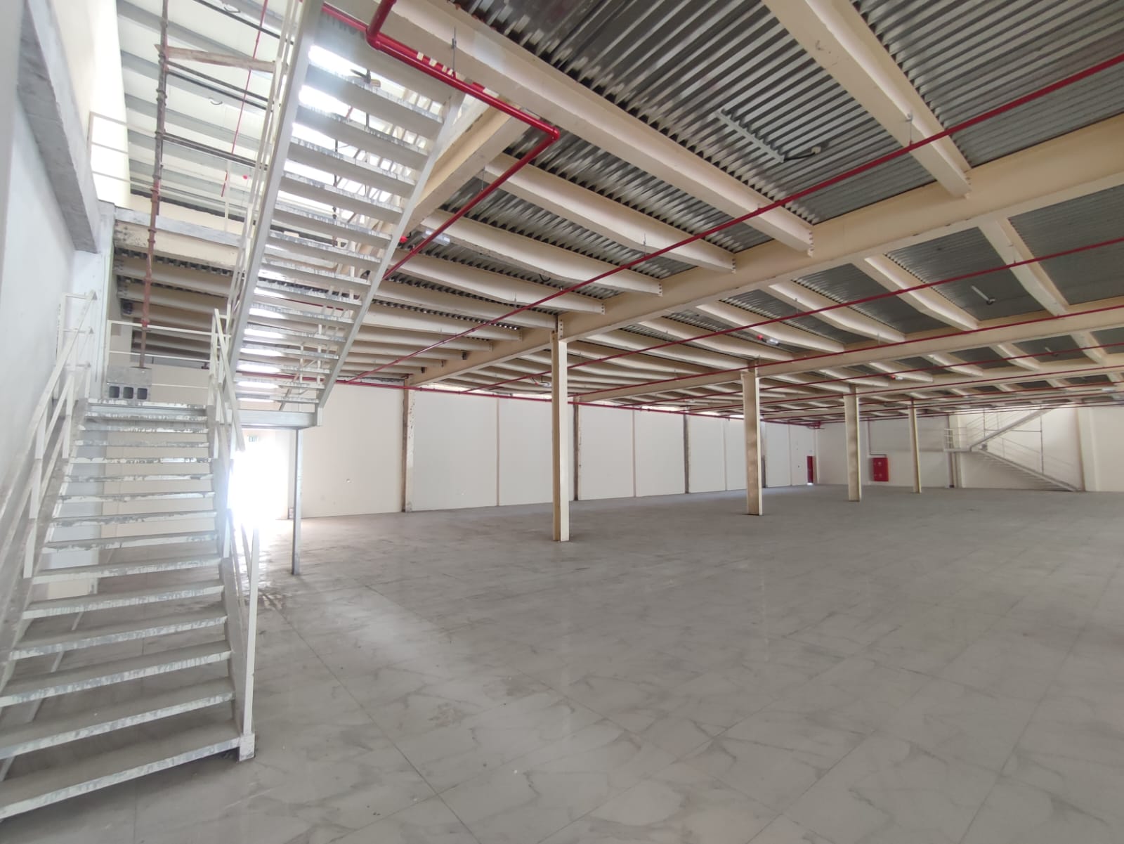 First-investor commercial warehouse in Ajman Al Jurf near the China Market, 31,000 sq ft, ready for all commercial and industrial activities.