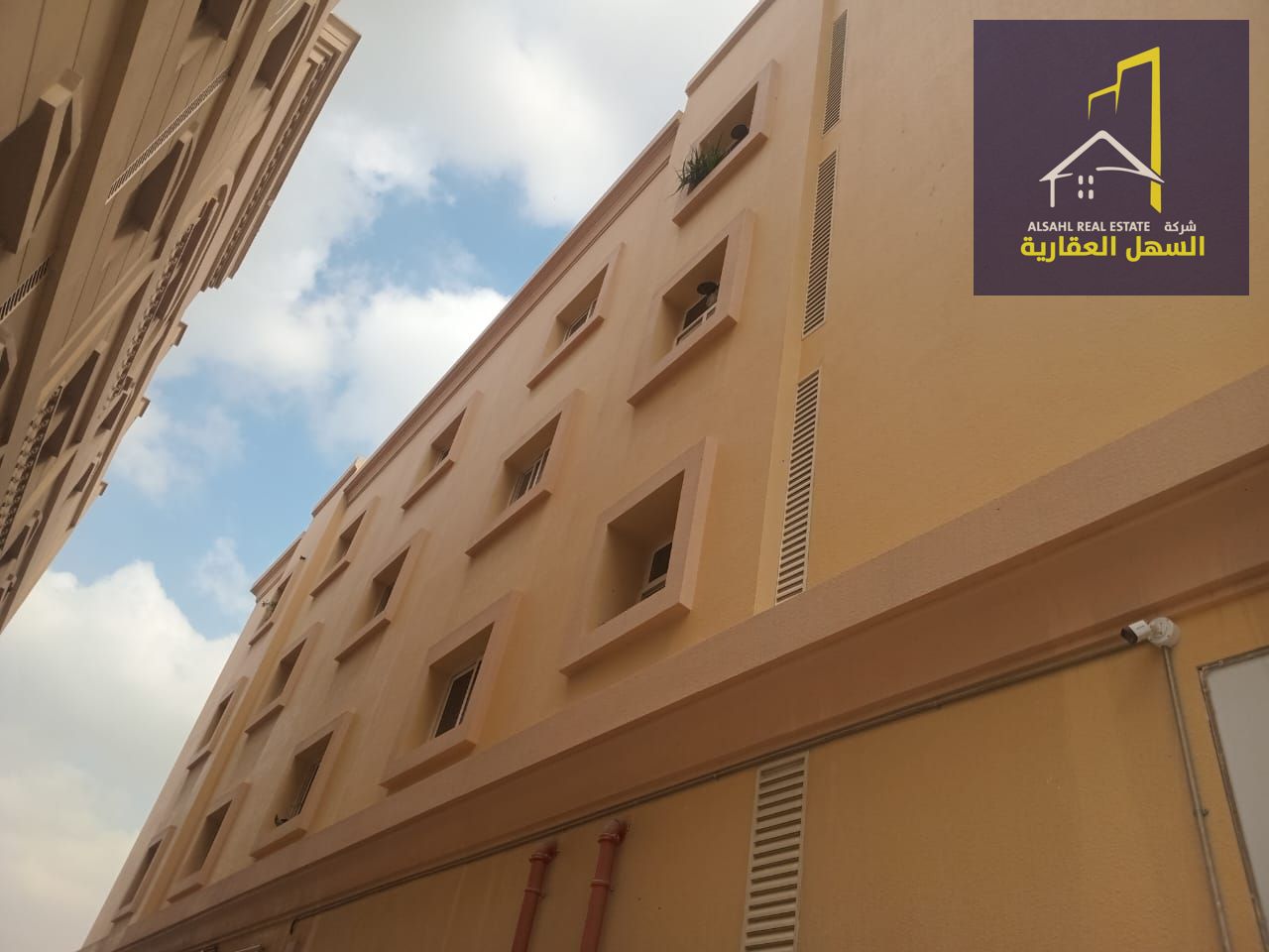 Building for sale in the Muwailih commercial area on Qar Street 36