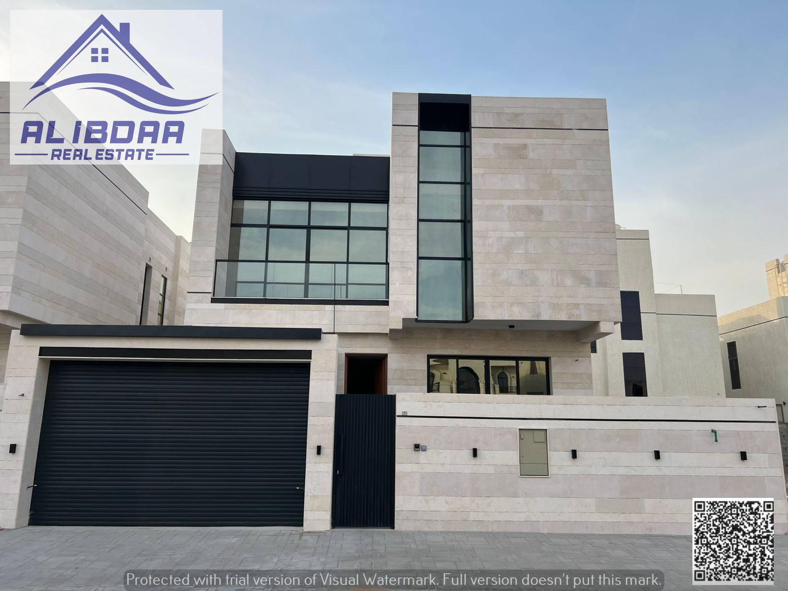Ready to move in, on the main road, a super deluxe villa in a prime location near a park and amenities