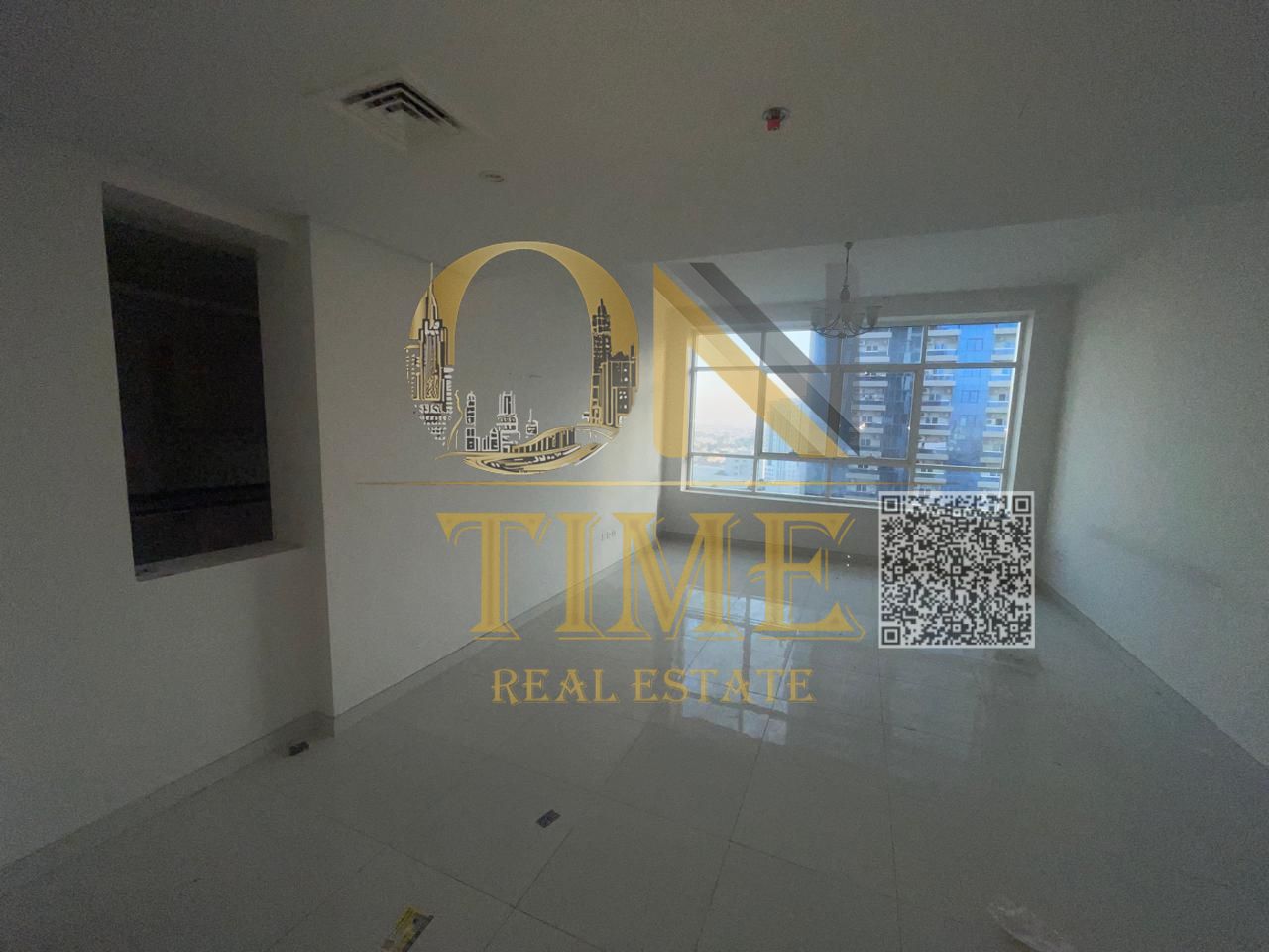 Prime location / Large area / Close to services