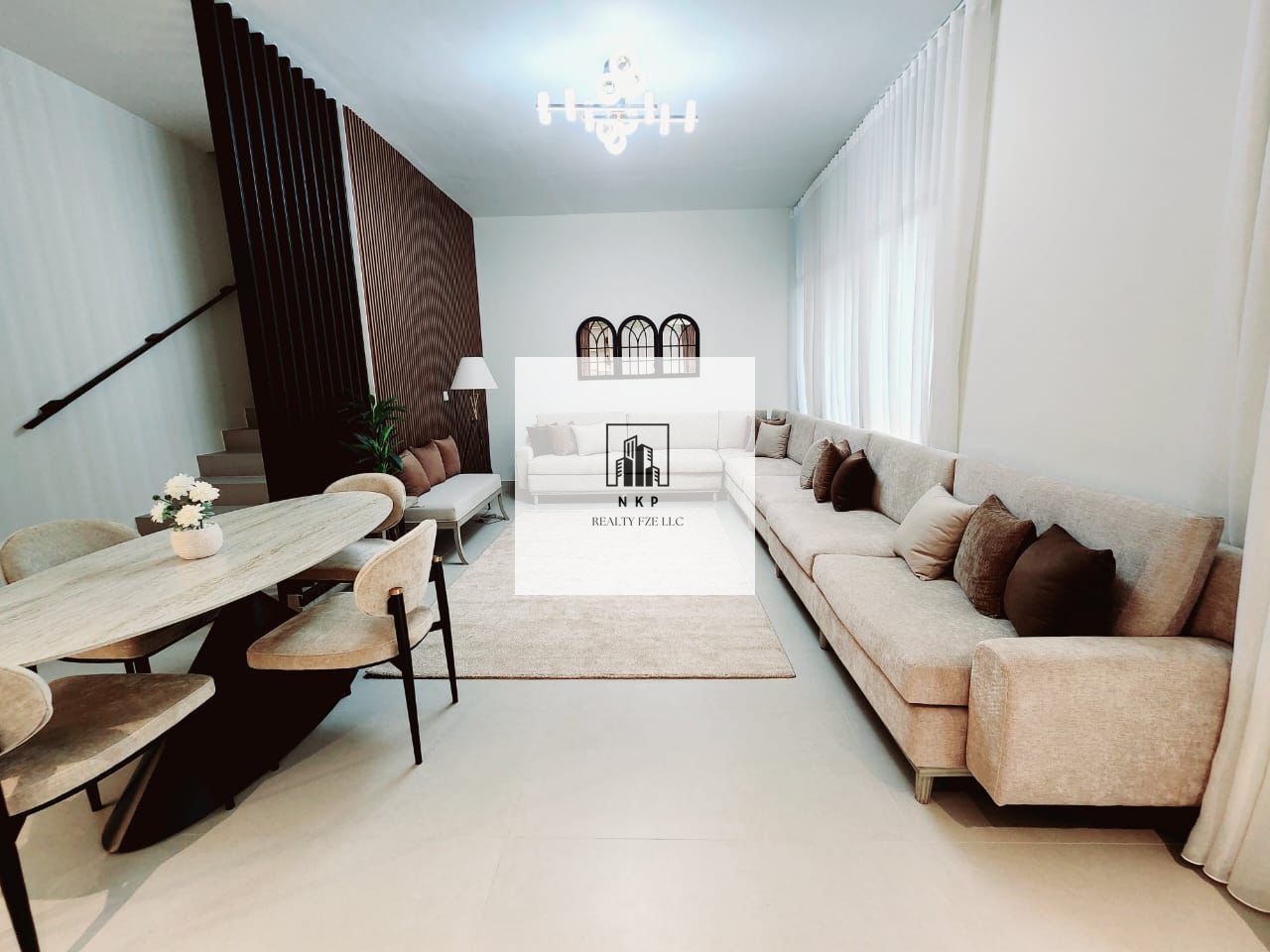 Specious luxury 4 bedroom townhouse for rent