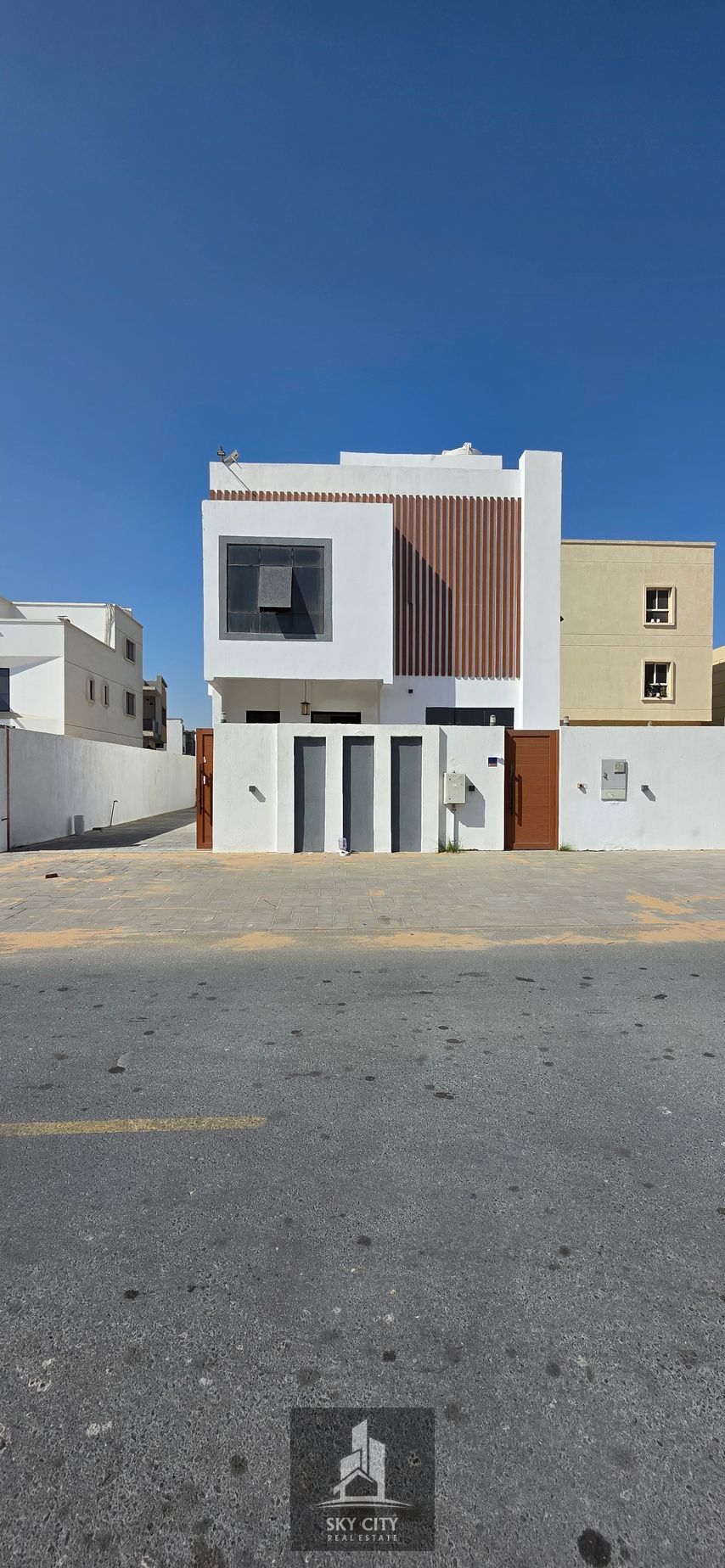Villa for sale including electricity and AC and water