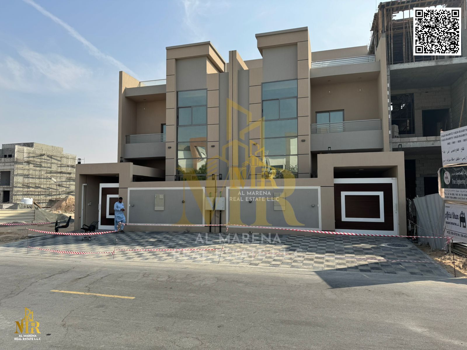 Villa in Al Talla behind Saudi German Hospital, two floors and roof, 7 master bedrooms, luxurious design, prime location, price includes electricity,