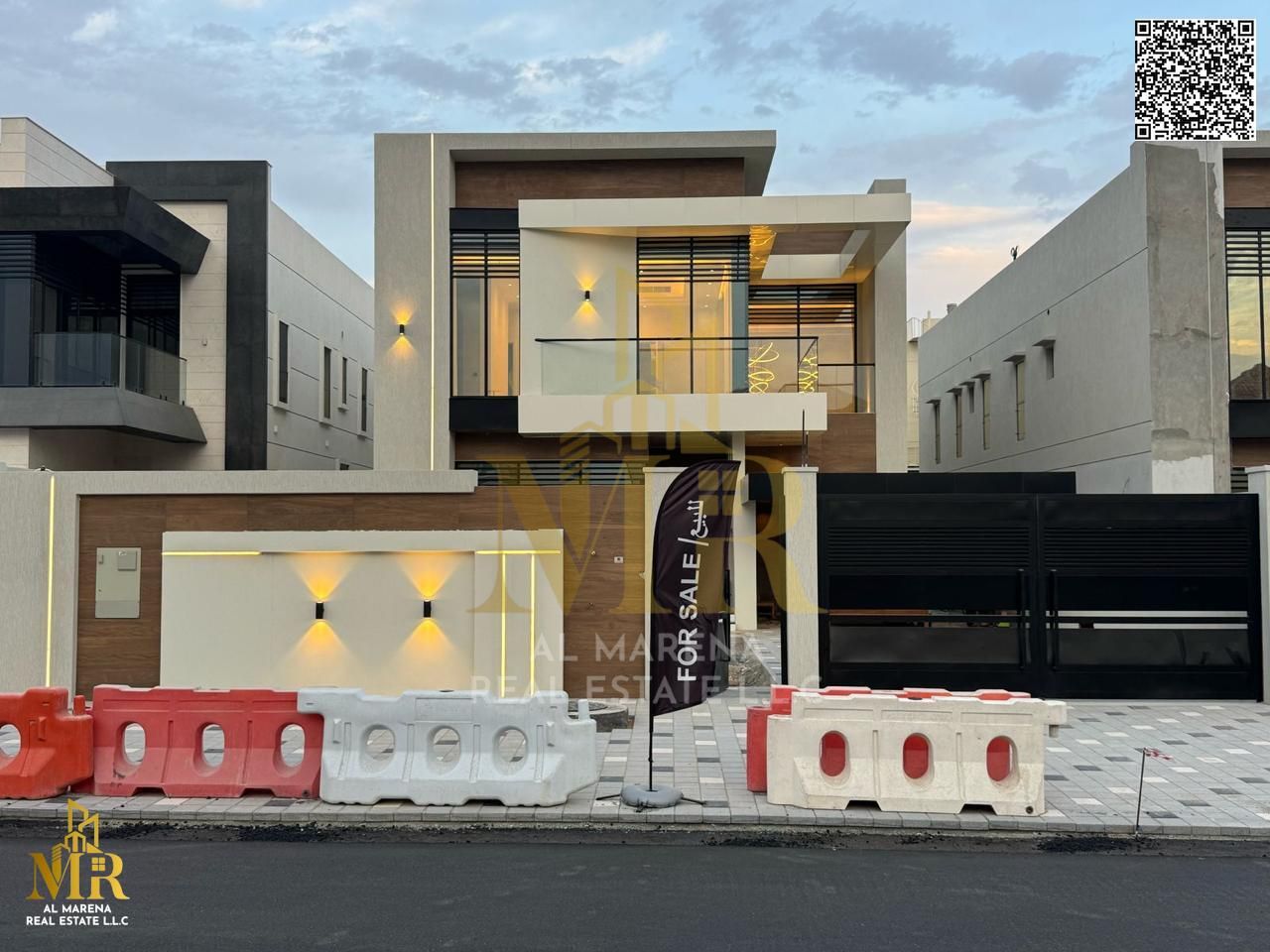 Villa behind Nesto on a street and lane, 5,000 sq ft, two floors, 6 master bedrooms, super modern finishes, prime location, price includes electricity