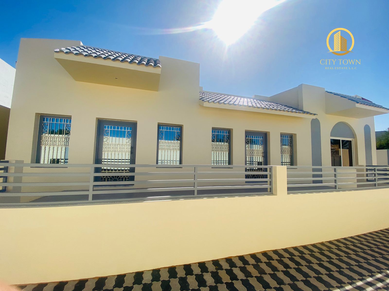 Like a brand new/ spacious 5 bedroom wiith master room lawn/ covered parking area/ al ramla area