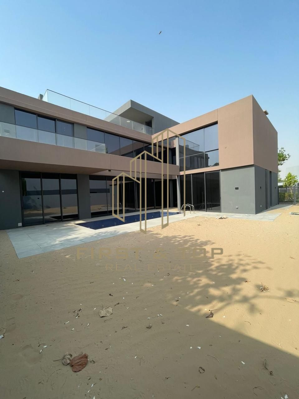 LUXURY 5BR VILLA + POOL - HUGE PLOT |