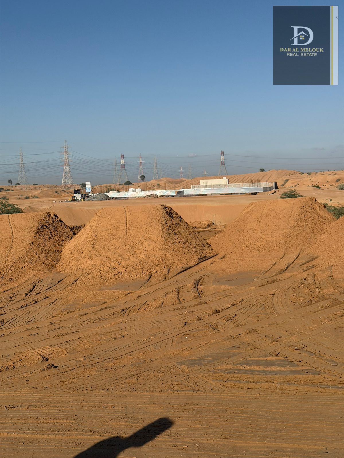 For Sale in Sharjah Arqoub Industrial Land Area: 47,120 sq ft Corner plot on two streets Building permit for sheds Workers' accommodati