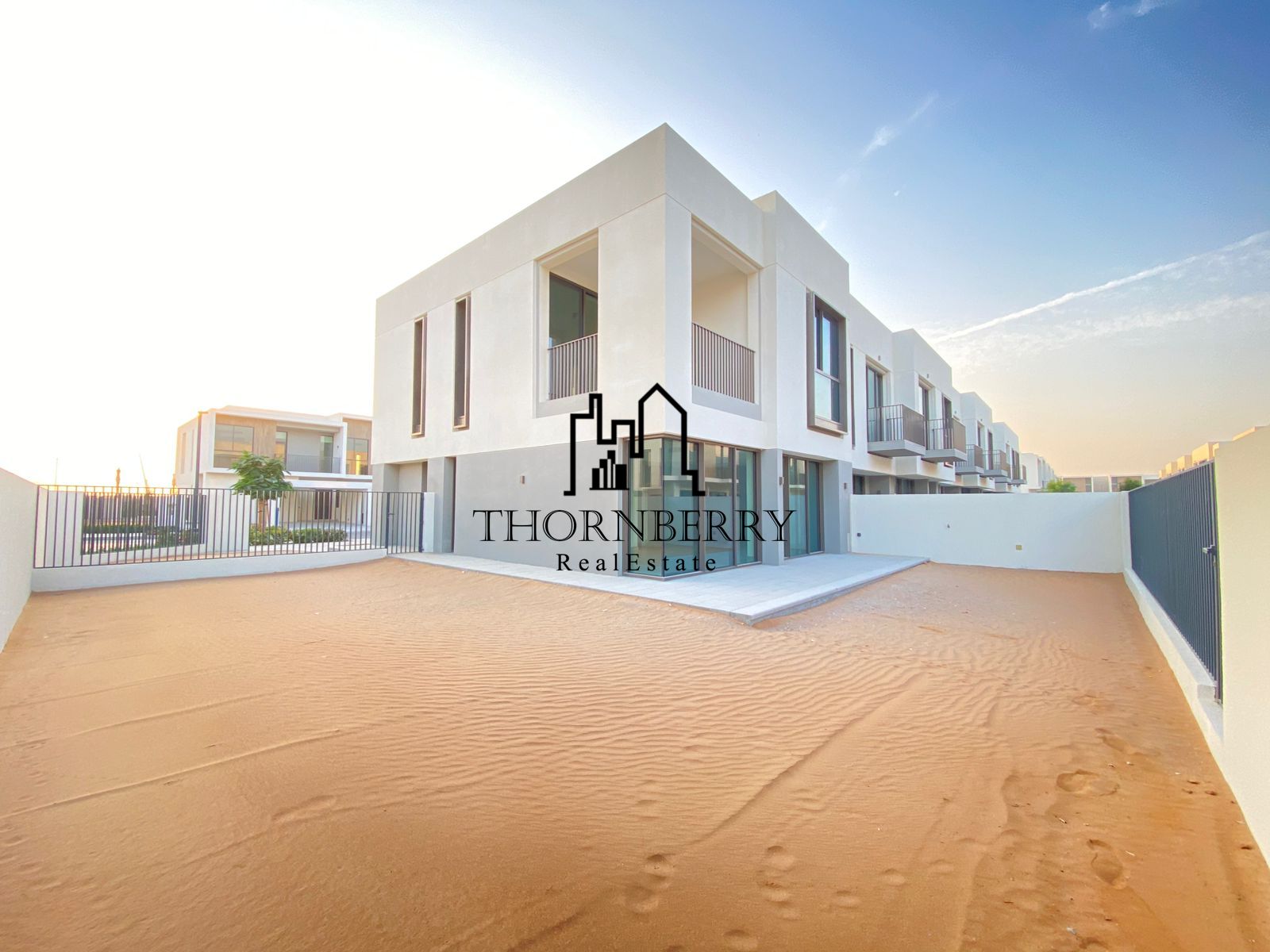 Spacious 4 bed | Huge Plot | Corner Unit | Single Row