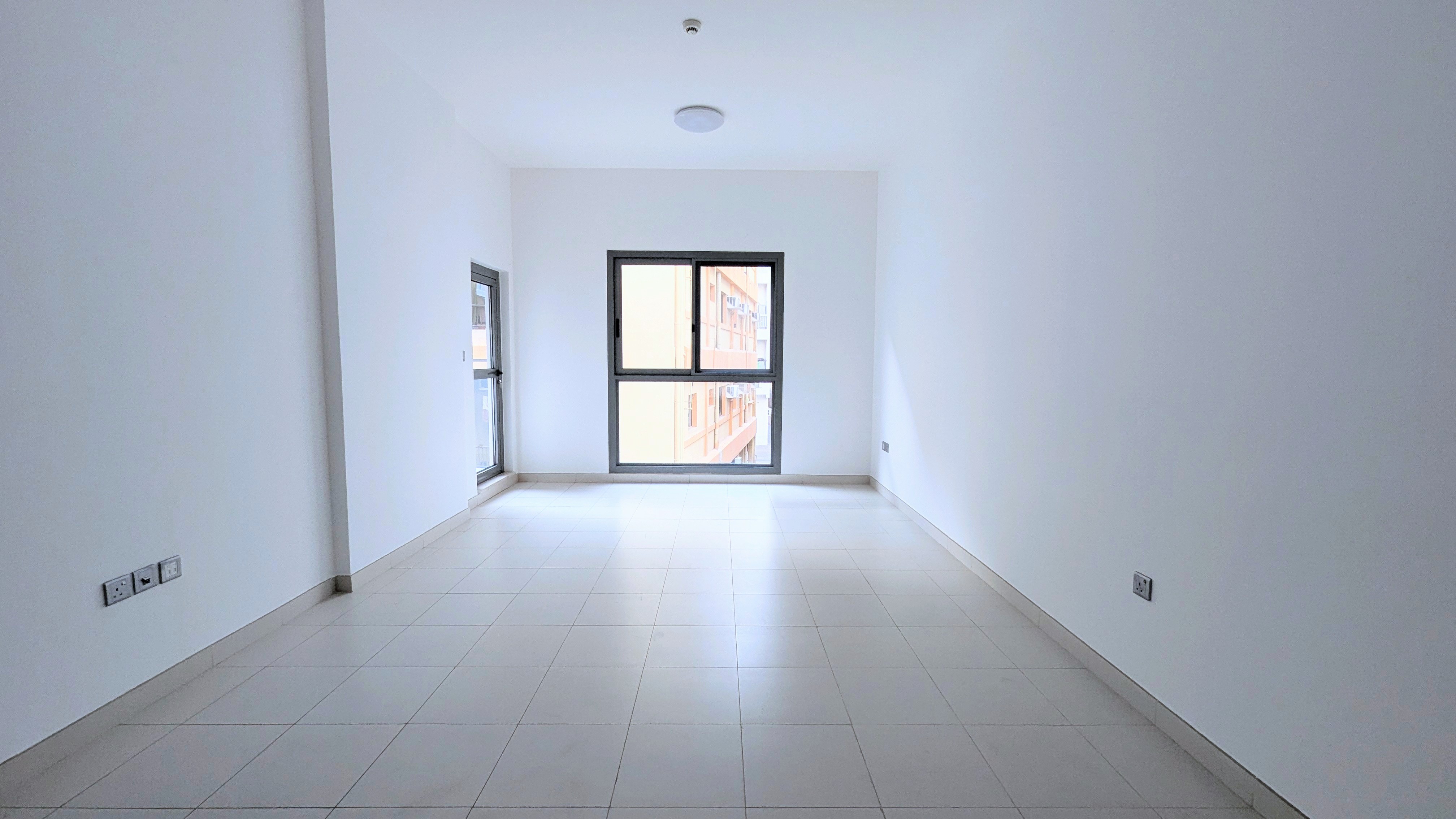2 BHK WITH BALCONY |•| MODERN FINISHING |•| FAMILY BUILDING