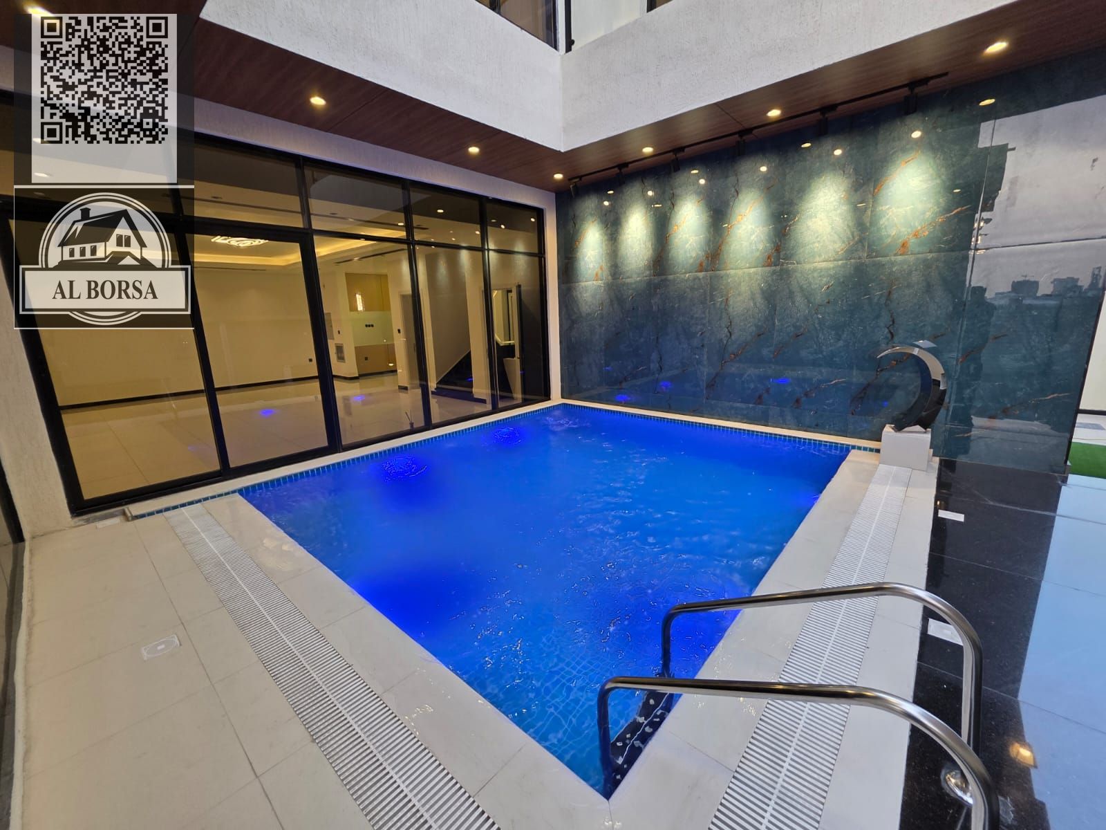 Villa for SALE in Al Helio, Ajman, corner unit - 5 master bedrooms, majlis and 2 living room