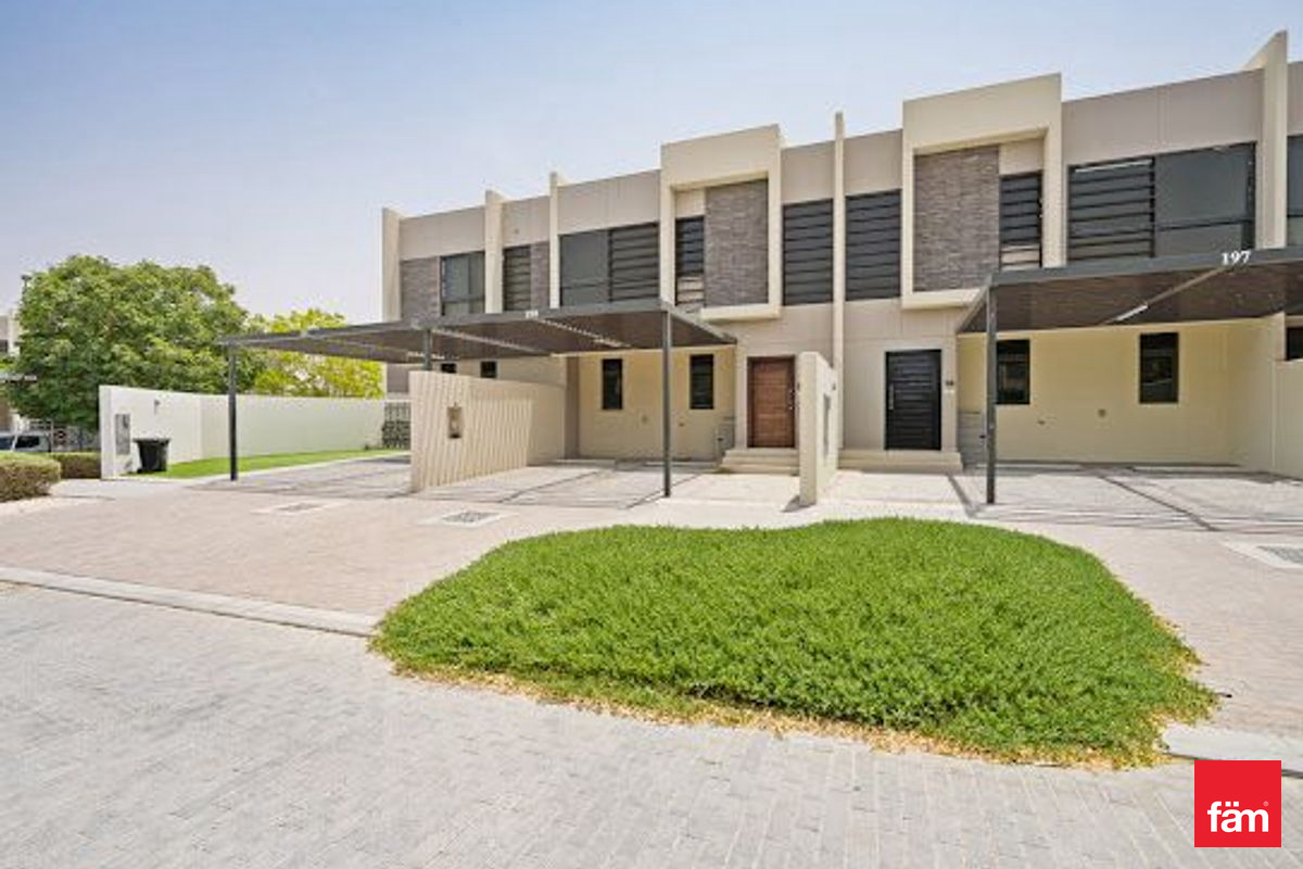 3+Maids | R2M | Single Row | Vacant | Unfurnished