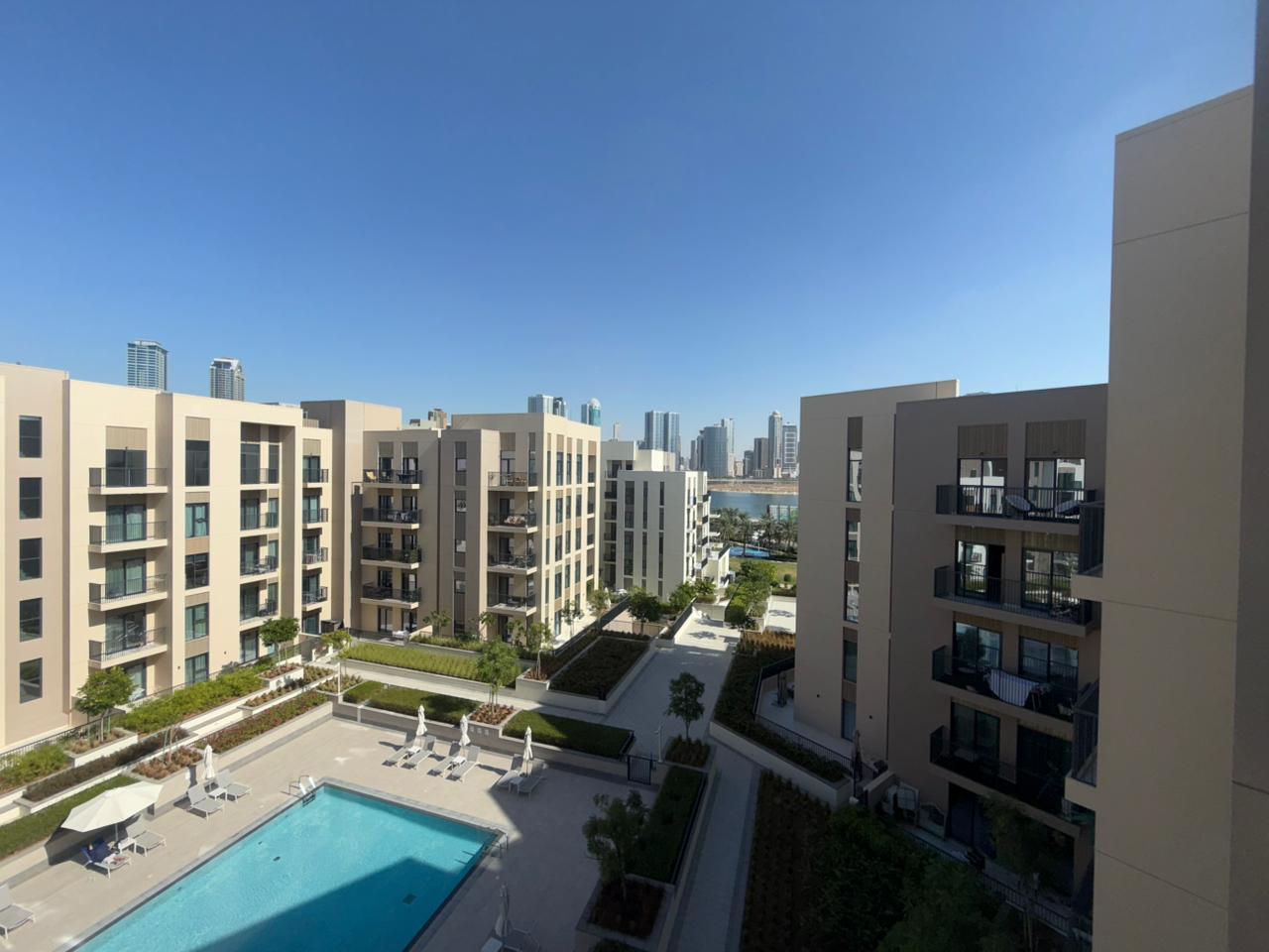 For sale Luxurious apartment with a pool view, ready for immediate occupancy in Maryam Island.