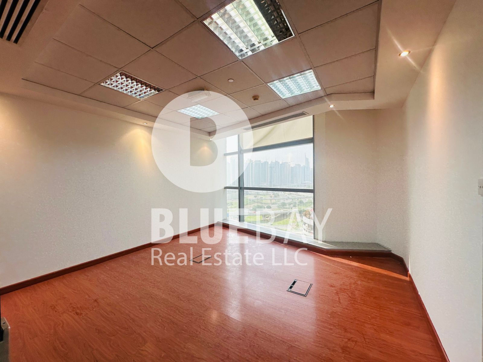 SPACIOUS AREA | READY TO MOVE | PRIME LOCATION