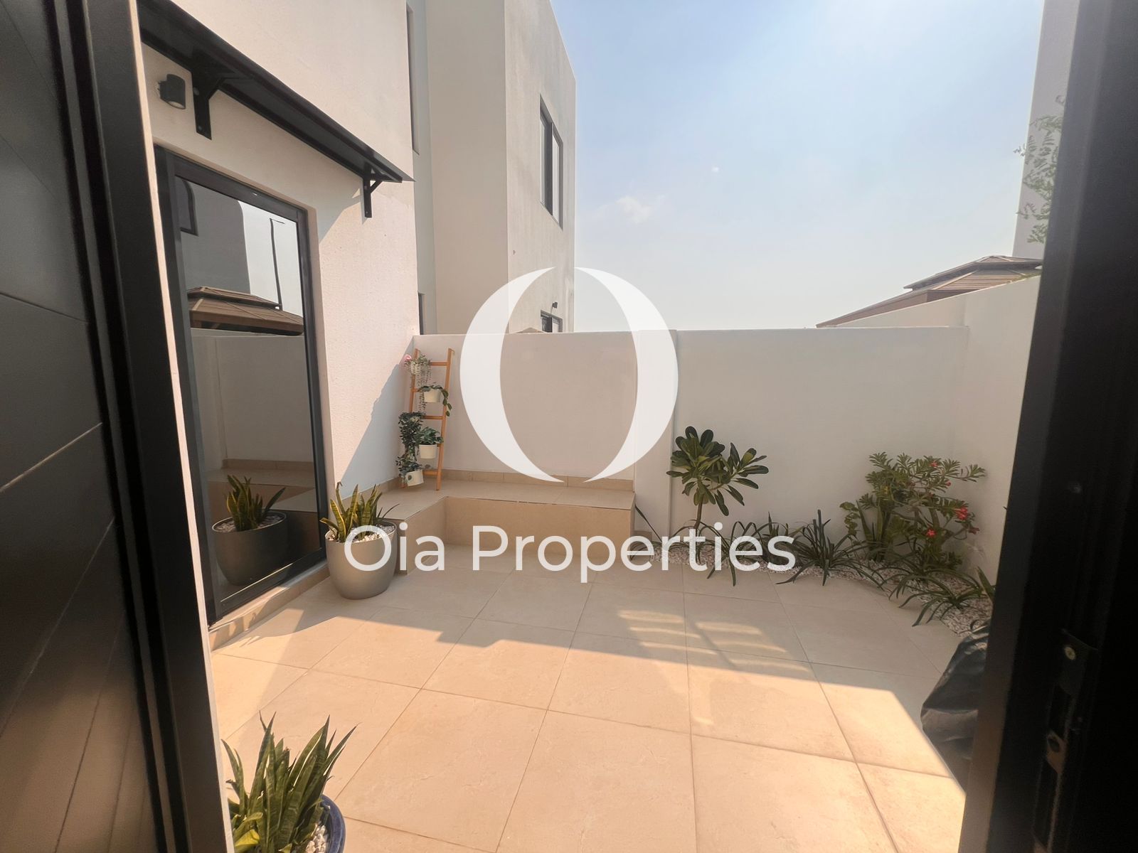 Elegant 1BR | Furnished | Terrace