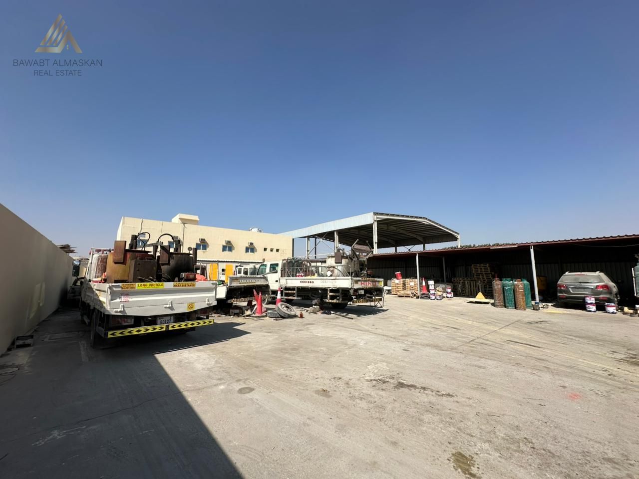20000 sqft Open Yard / 107 KVA Power / Labour Camp / 2 Office / 19 Rooms/ For Sale / Al Sajaa Industrial Area