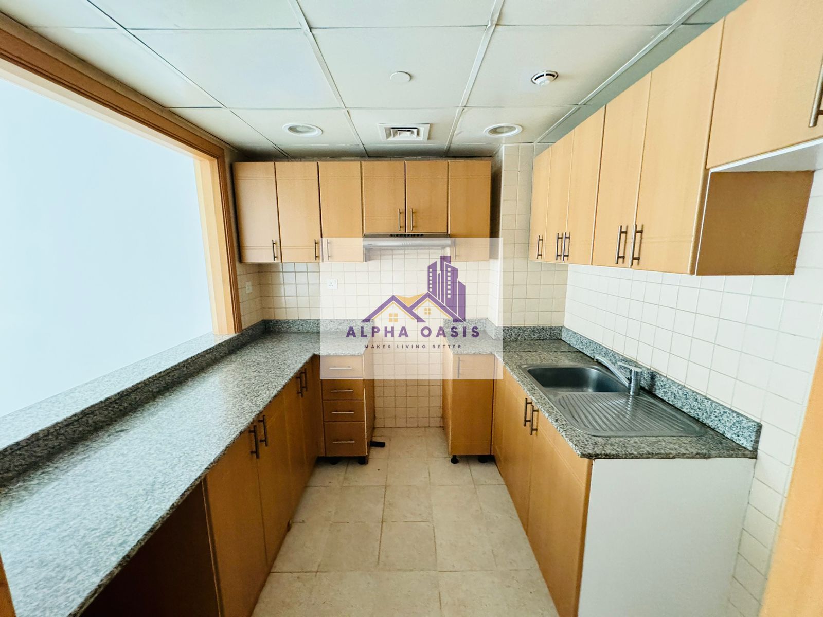 SEMI CLOSE KITCHEN /2 BATH/PRIME LOCATION/