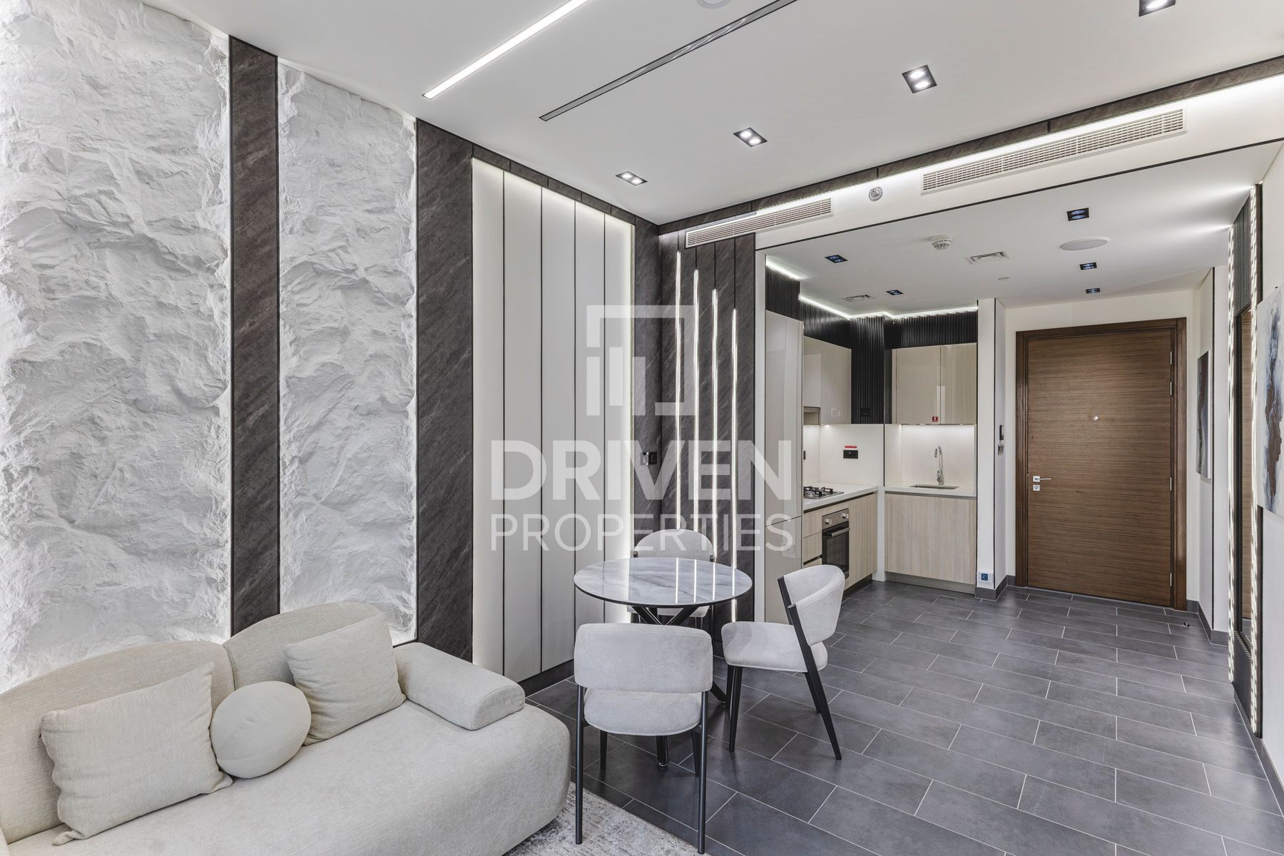 Brand New | Vacant | Fully Furnished | Upgraded