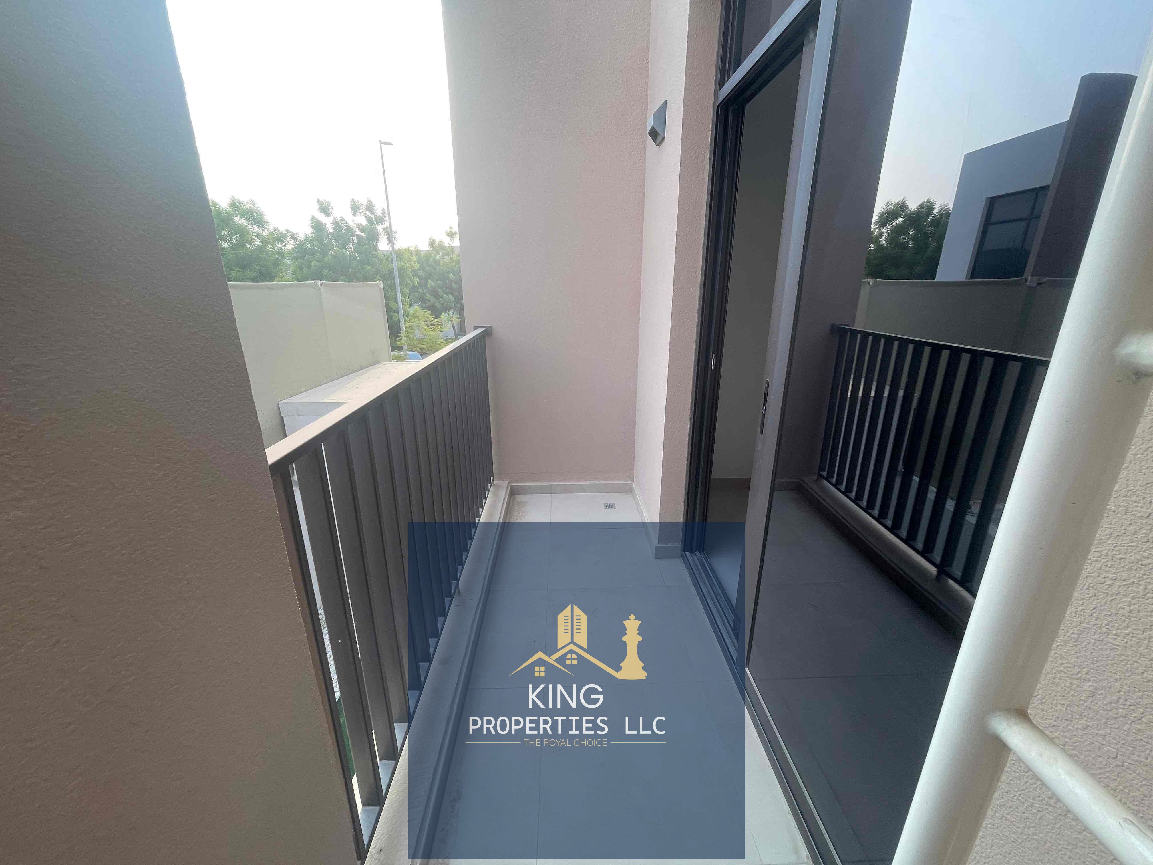 3bedroom Corner unit townhouse available for rent in Nasma residence
