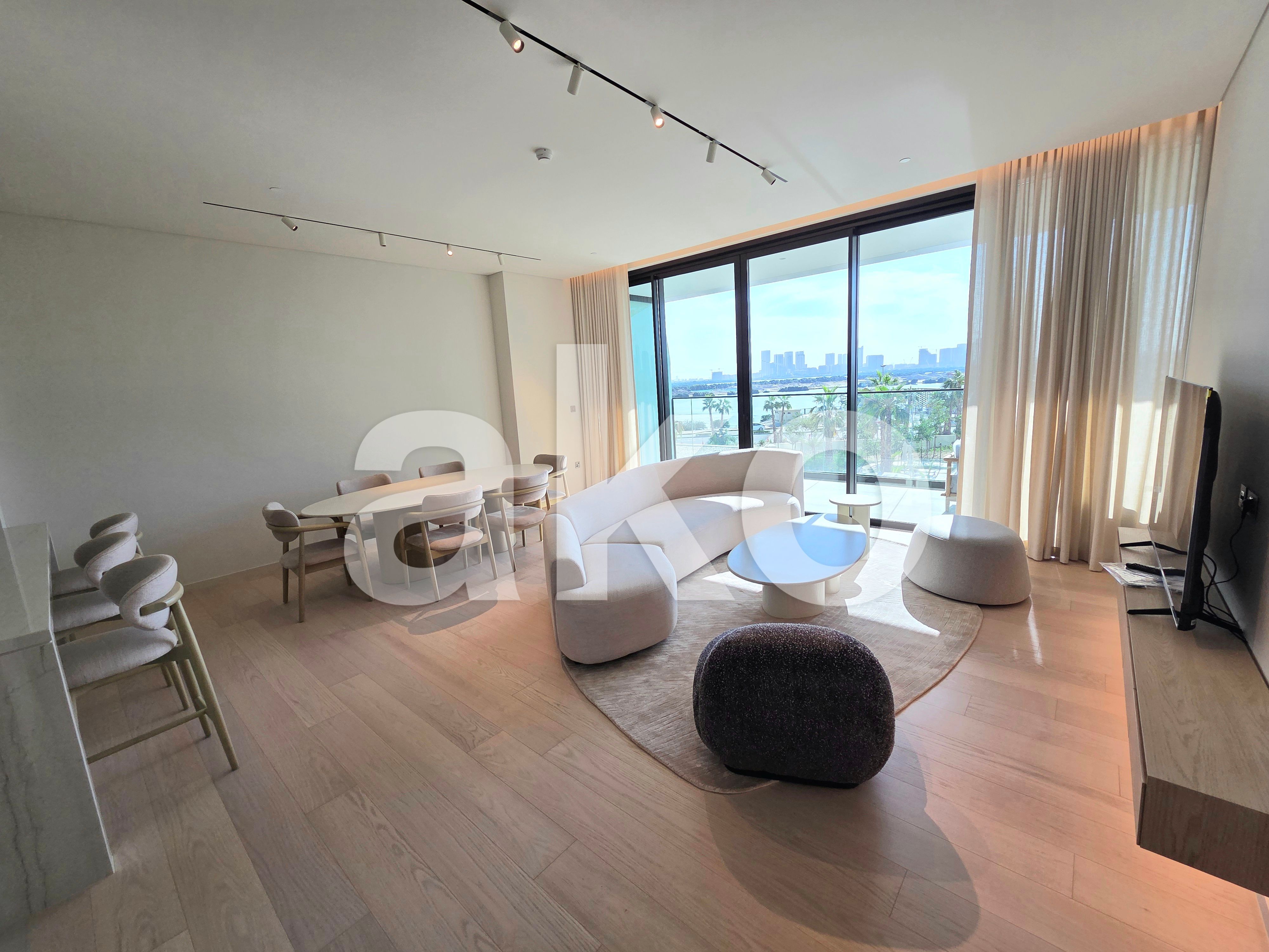Exclusive Luxury Furnished 3 Bed Creek View