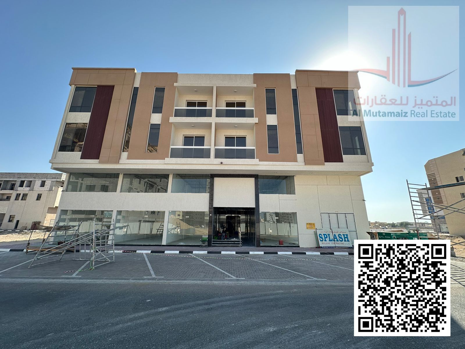 A commercial space suitable for all types of businesses; excellent location.