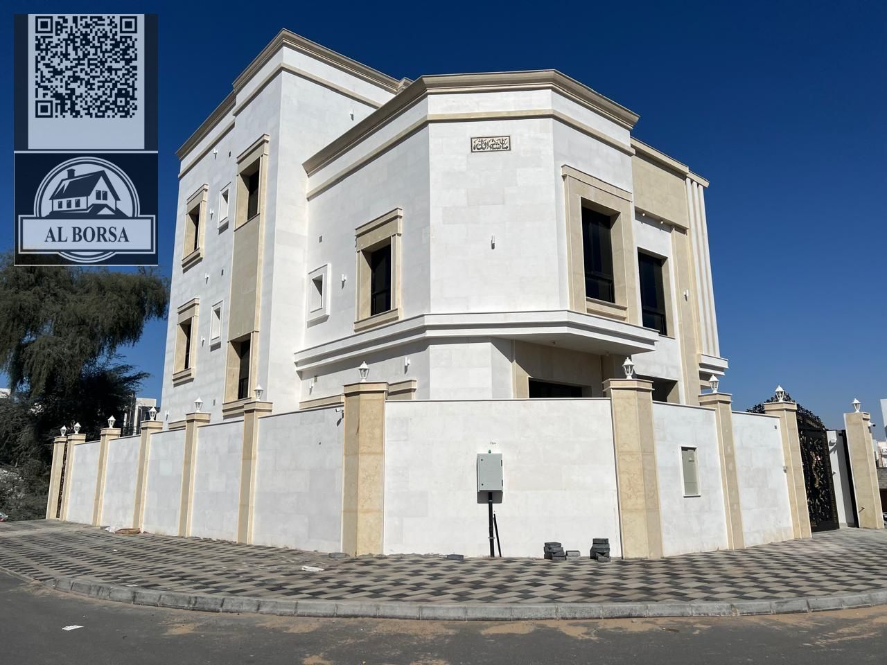 Villa for rent – Al Zahiyah area, Ajman – 6 master bedrooms, living room, majlis, maid's room, prime location