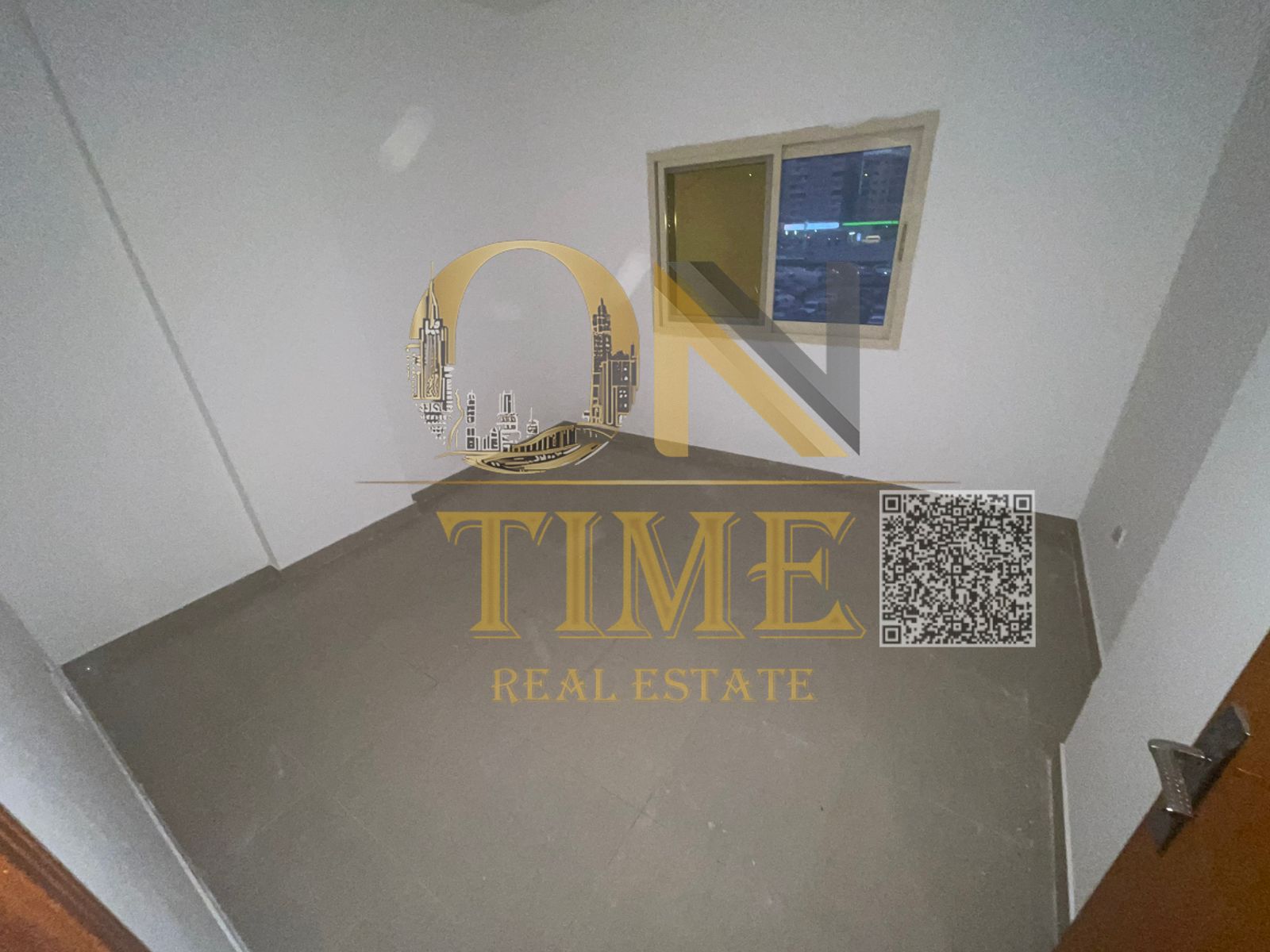Open view / Large hall / Prime location