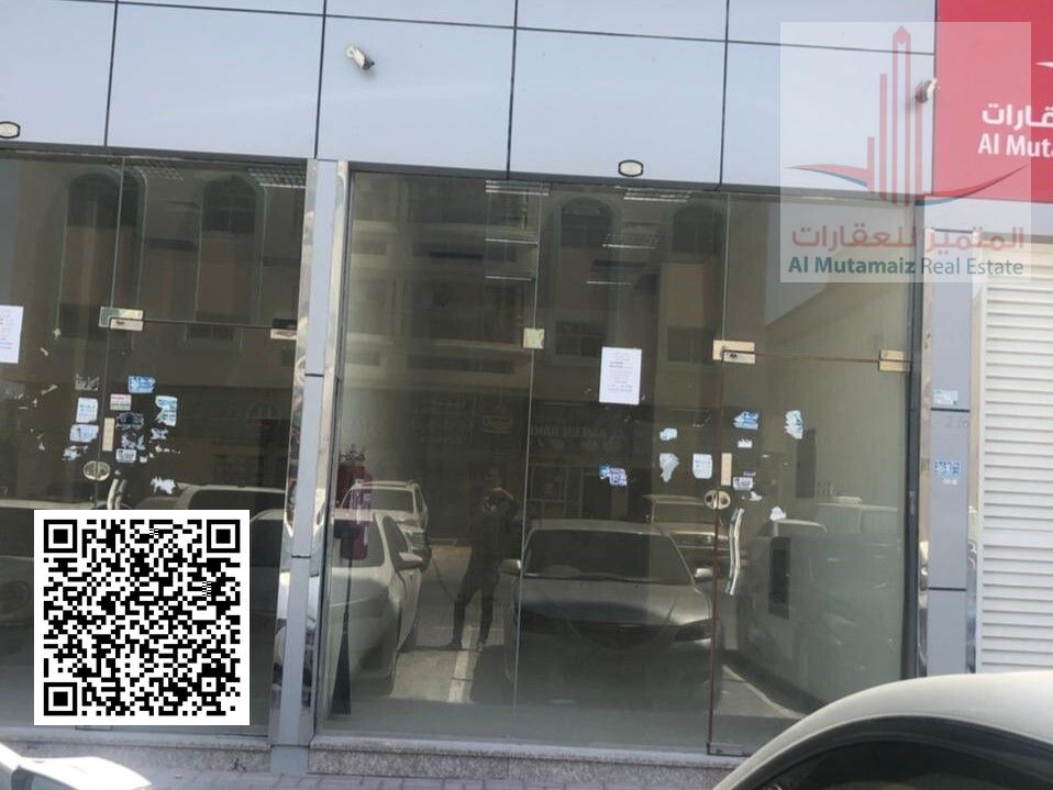 A commercial space suitable for all types of businesses; excellent location.