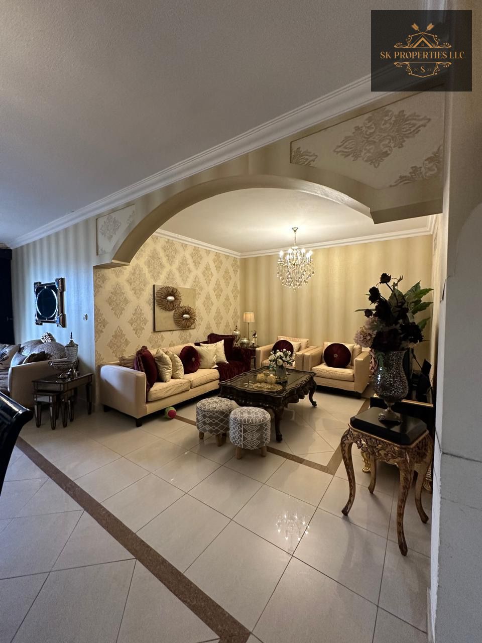Modern stylish furnished luxurious 3 bedroom apartment prime location direct lake view fully equipped with kitchen appliances master bedroom big terrace all modern amenities 2 parking lot