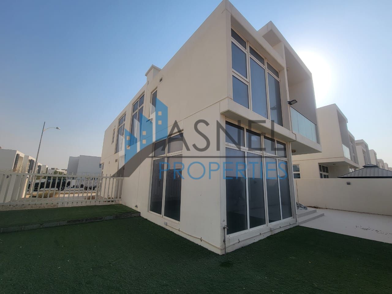 Stand Alone 6 bedrooms Villa / Single row/ vacant
