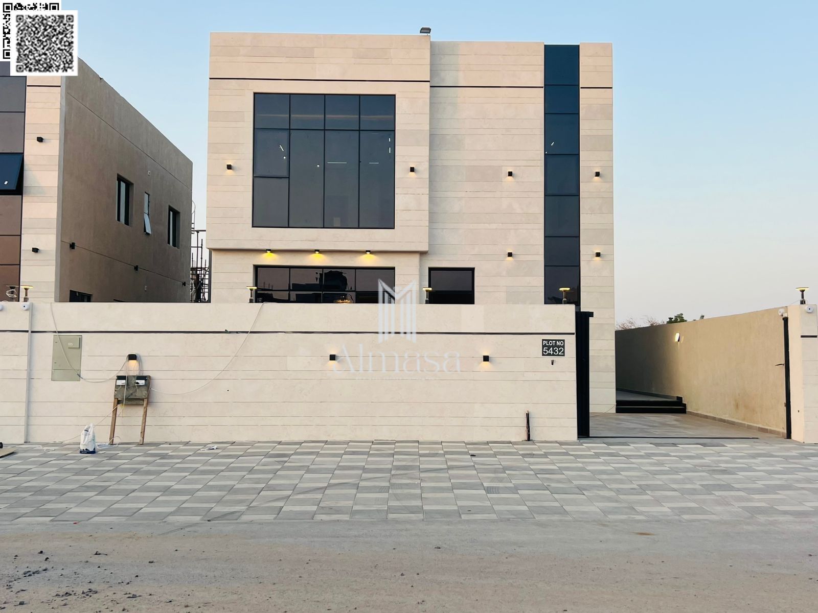4-bedroom villa with private pool in Al-Haliyo 2