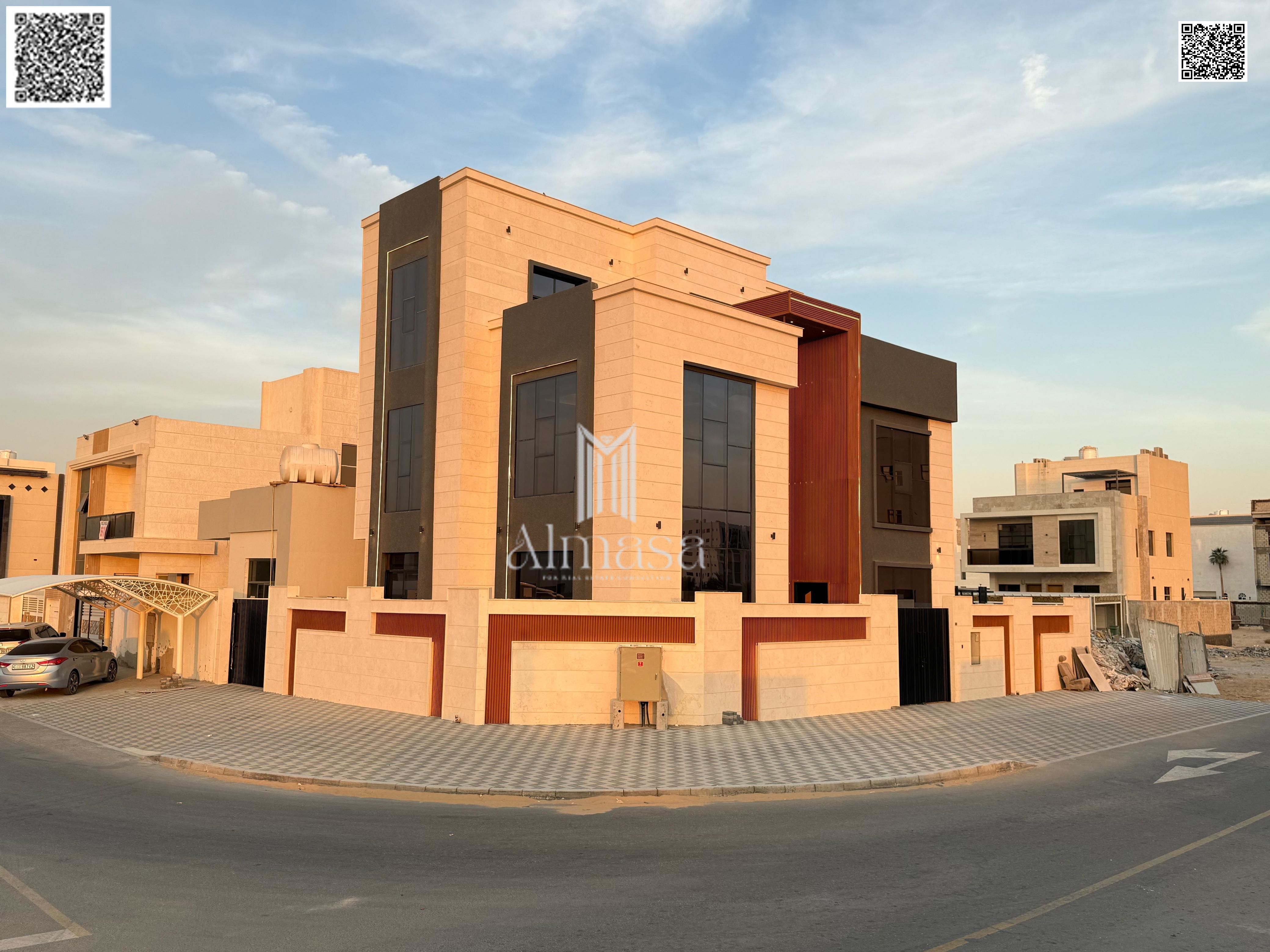 Luxury three-story villa with a rooftop terrace Land area: 3,500 sq ft | Built-up area: 4,000 sq ft Price: AED 2,100,000 including water and electrici