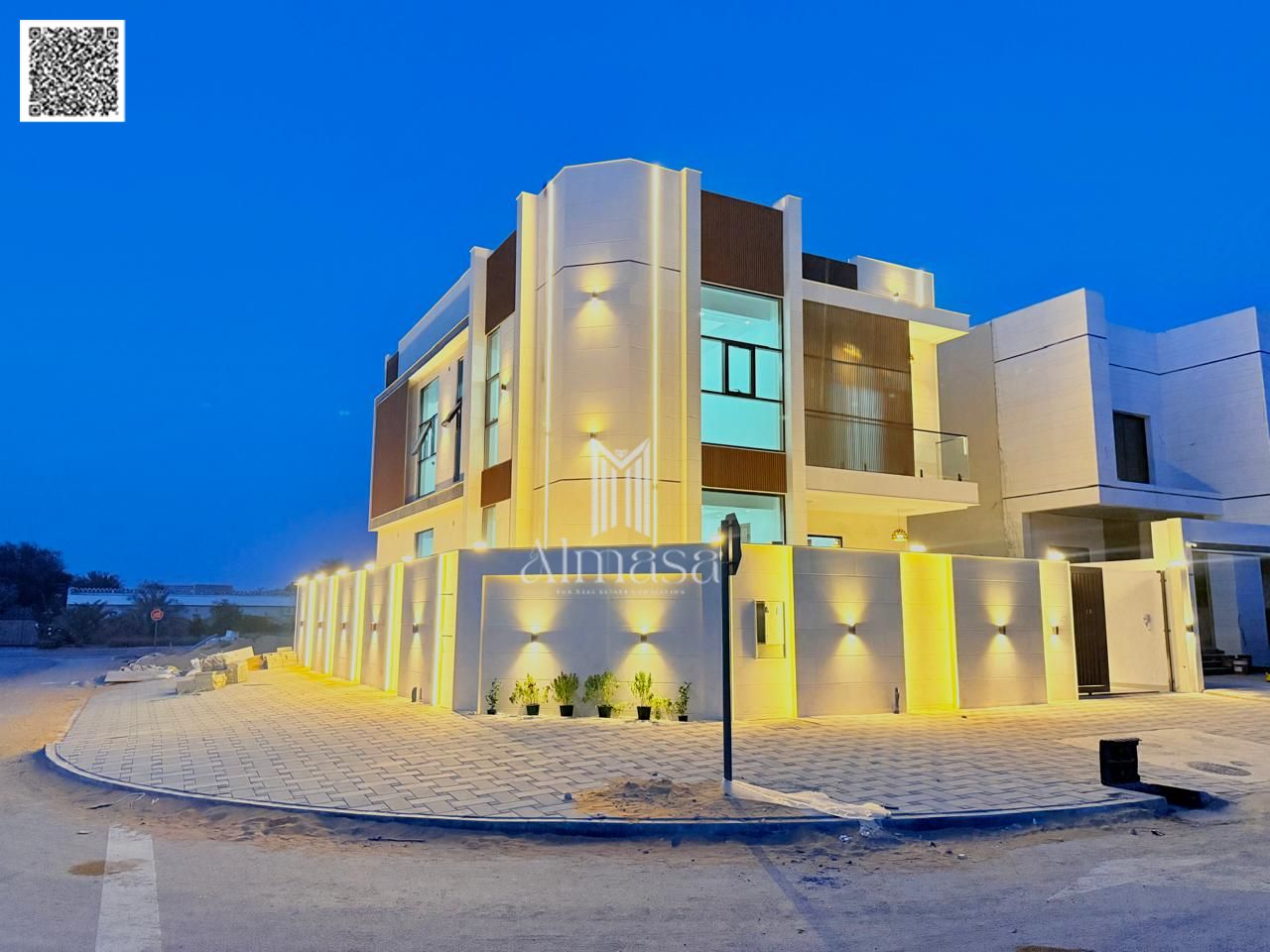 Own a modern corner villa with a contemporary design and high-end finishes at an attractive price in one of the most prestigious and tranquil areas.