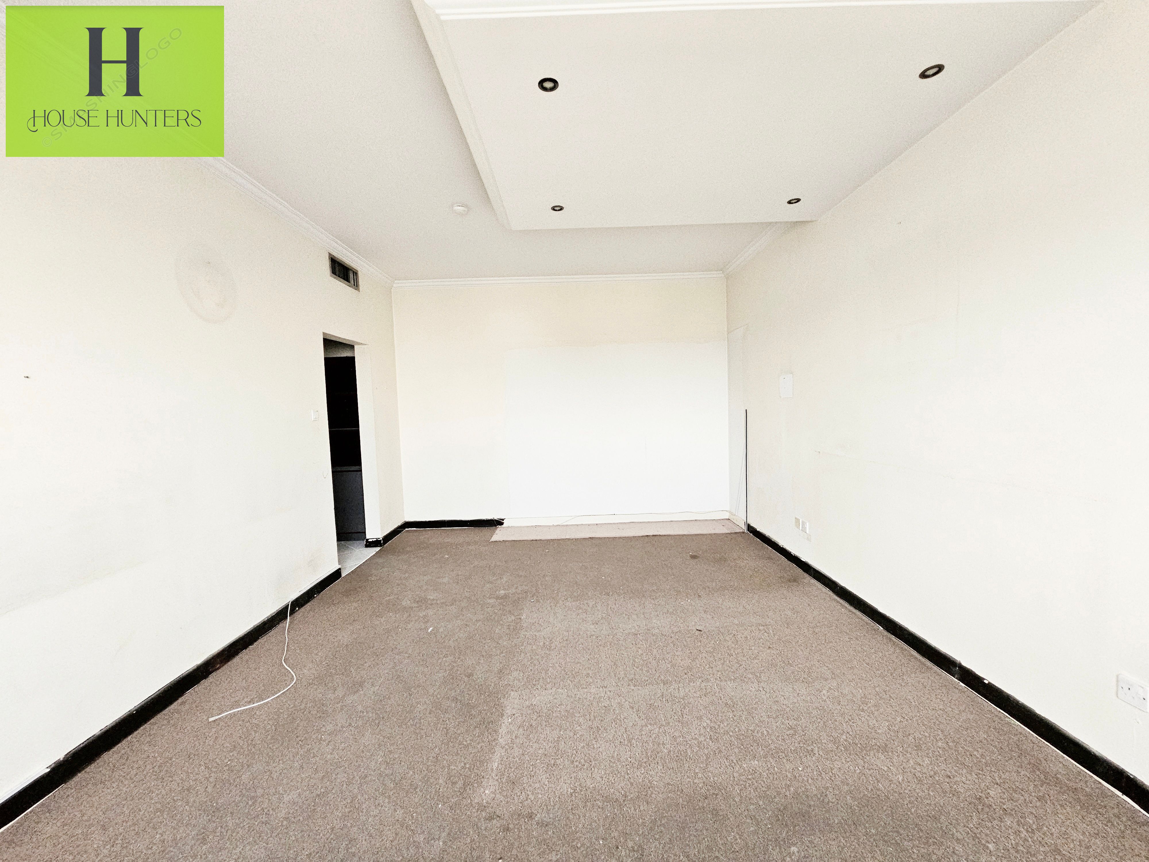 Spacious 4 Bed Room wd Huge Hall