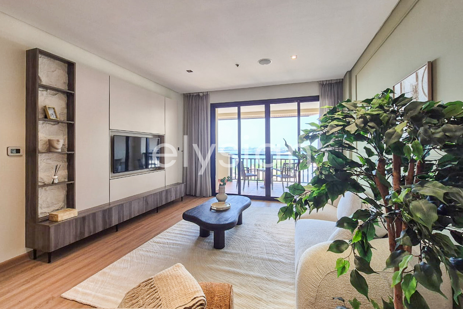 Palm View | Upgraded | Beach Access