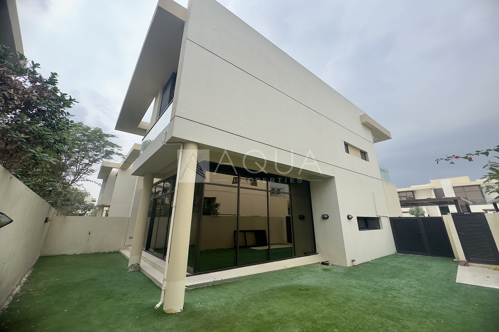 READY TO MOVE | 3 + MAID | BIG PLOT