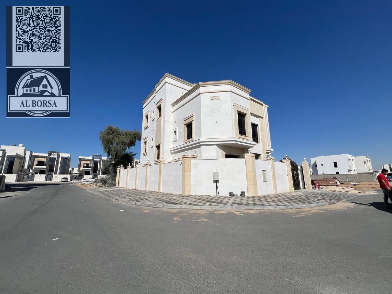 Corner villa for rent in Al Zahia area, 6 rooms, majlis, hall and roof, personal finishing, first occupancy
