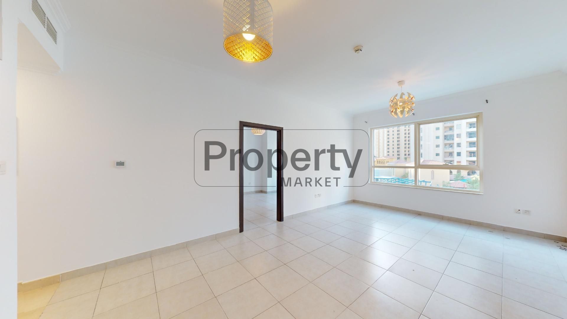 Vacant | Spacious Layout | Kitchen-Equipped