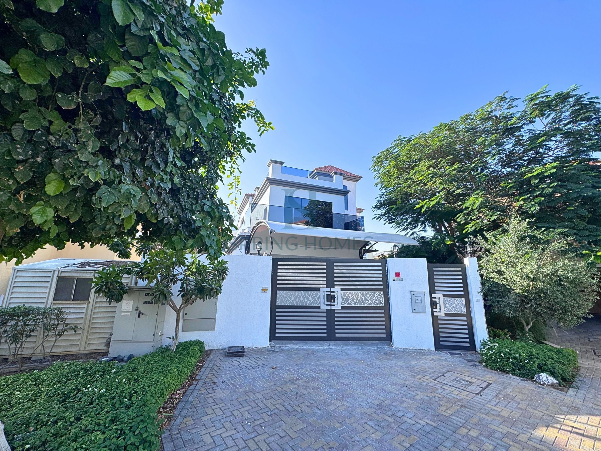 Hacienda Villa | Modern 5BR Villa | Well Maintained