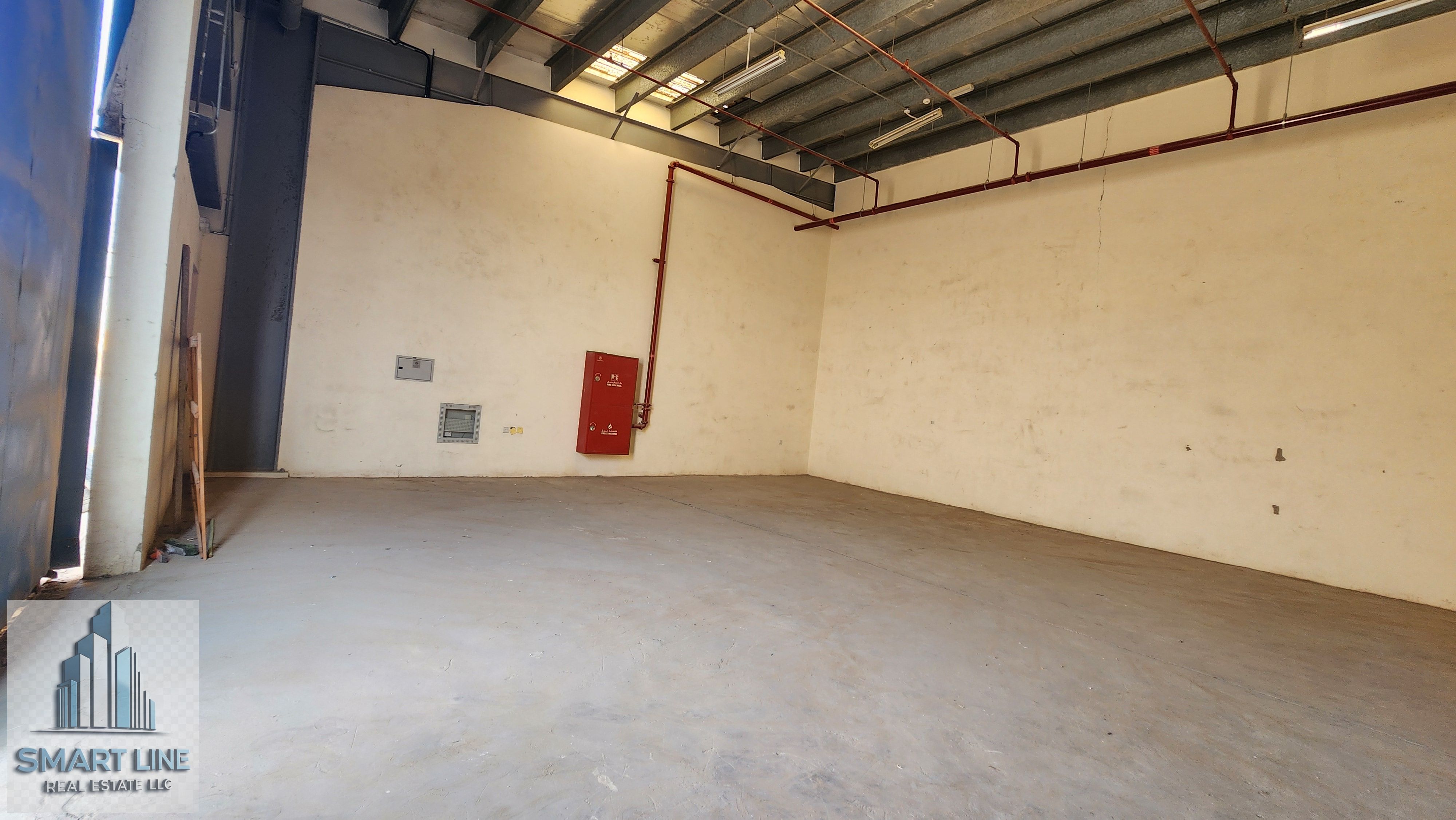 LIMITED OFFER Nice 1500 sqft Ready Warehouse for rent in prime Location Al sajja area Very Low price