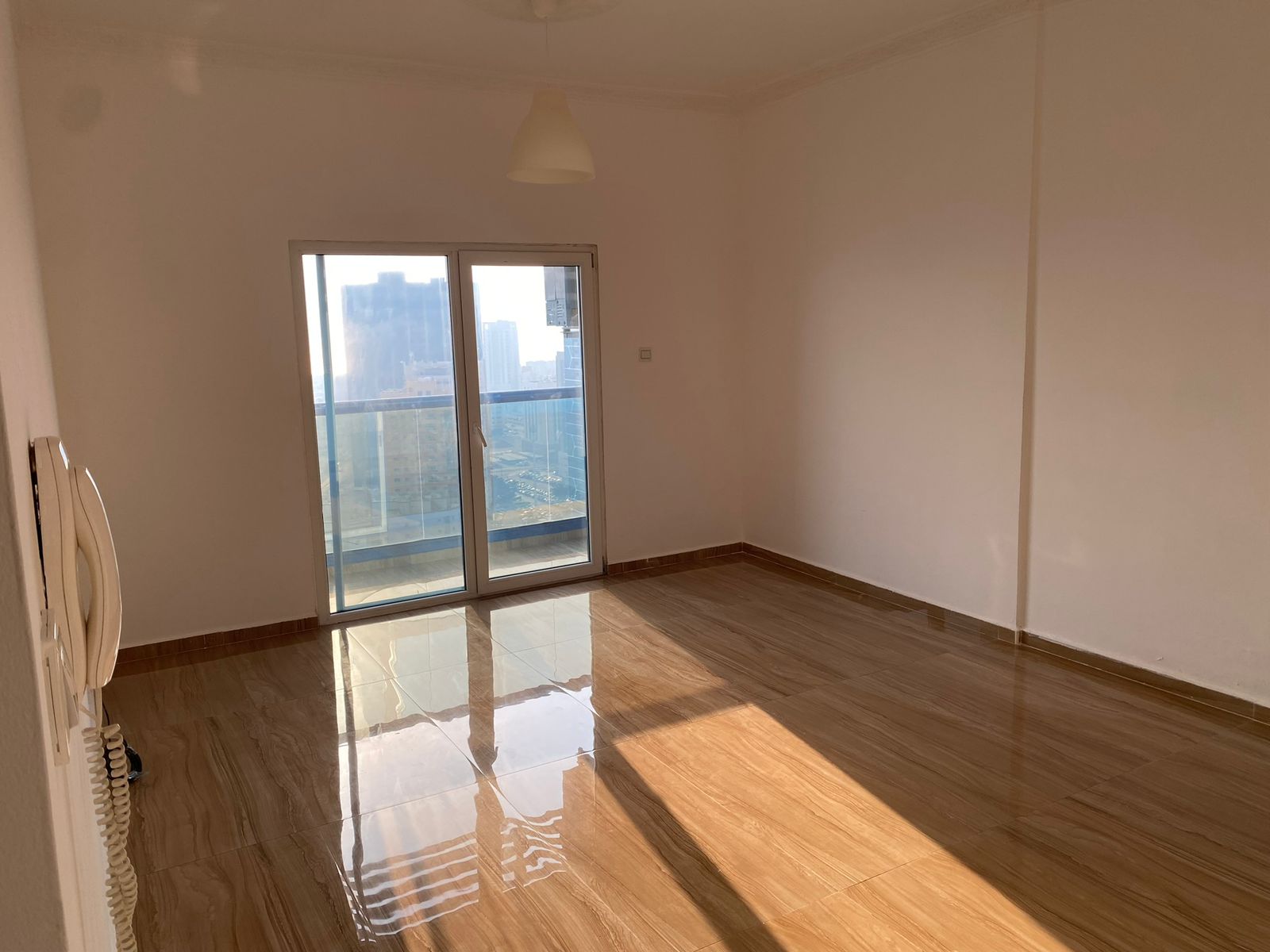One bedroom and living room apartment in Al Nuaimiya 3, behind Mashreq Bank, near Sharjah and Dubai exits. Price: 38,000 AED, payable in 4 installment